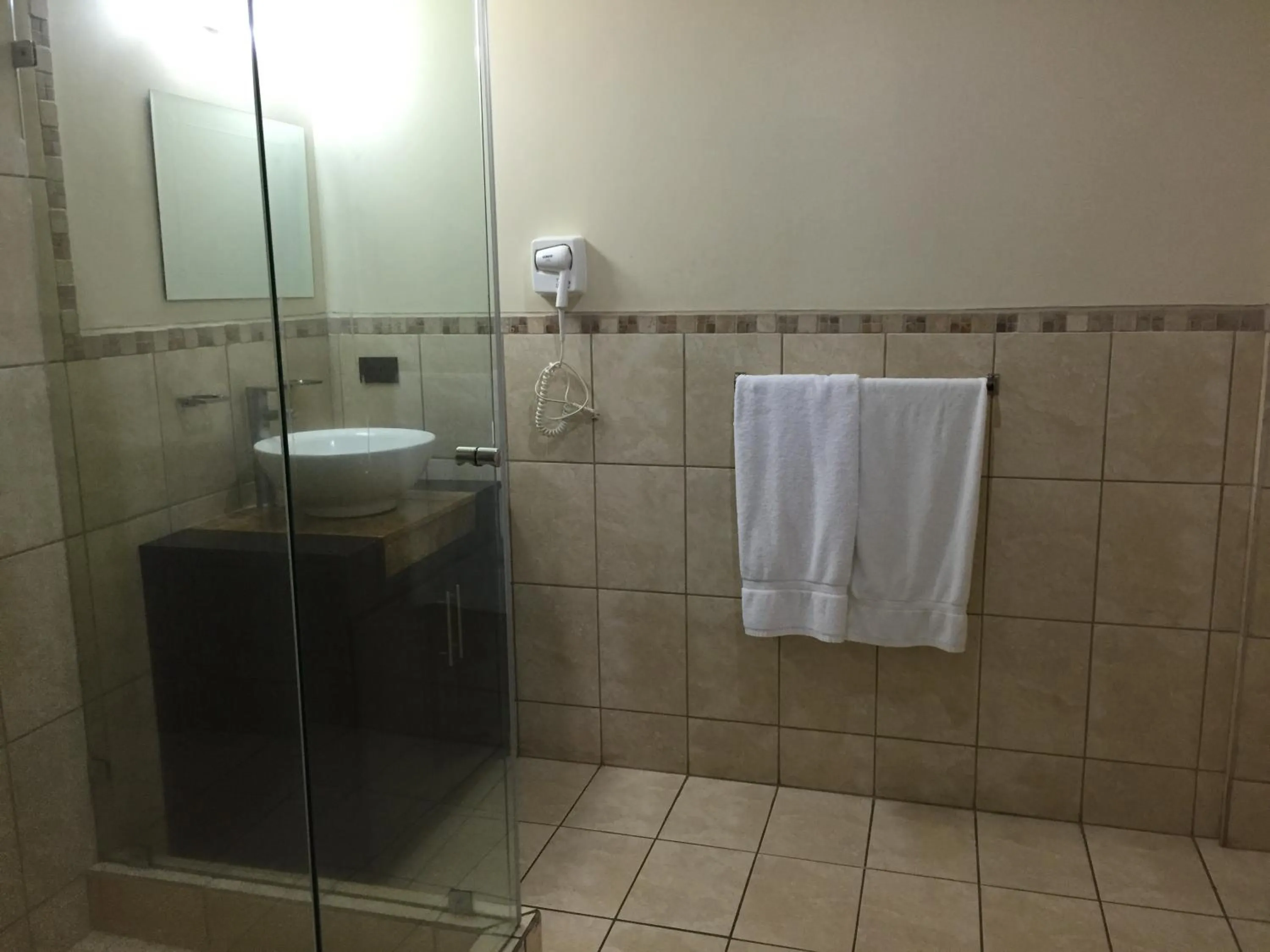 Bathroom in Hotel Vista De Golf, San Jose Aeropuerto, Costa Rica