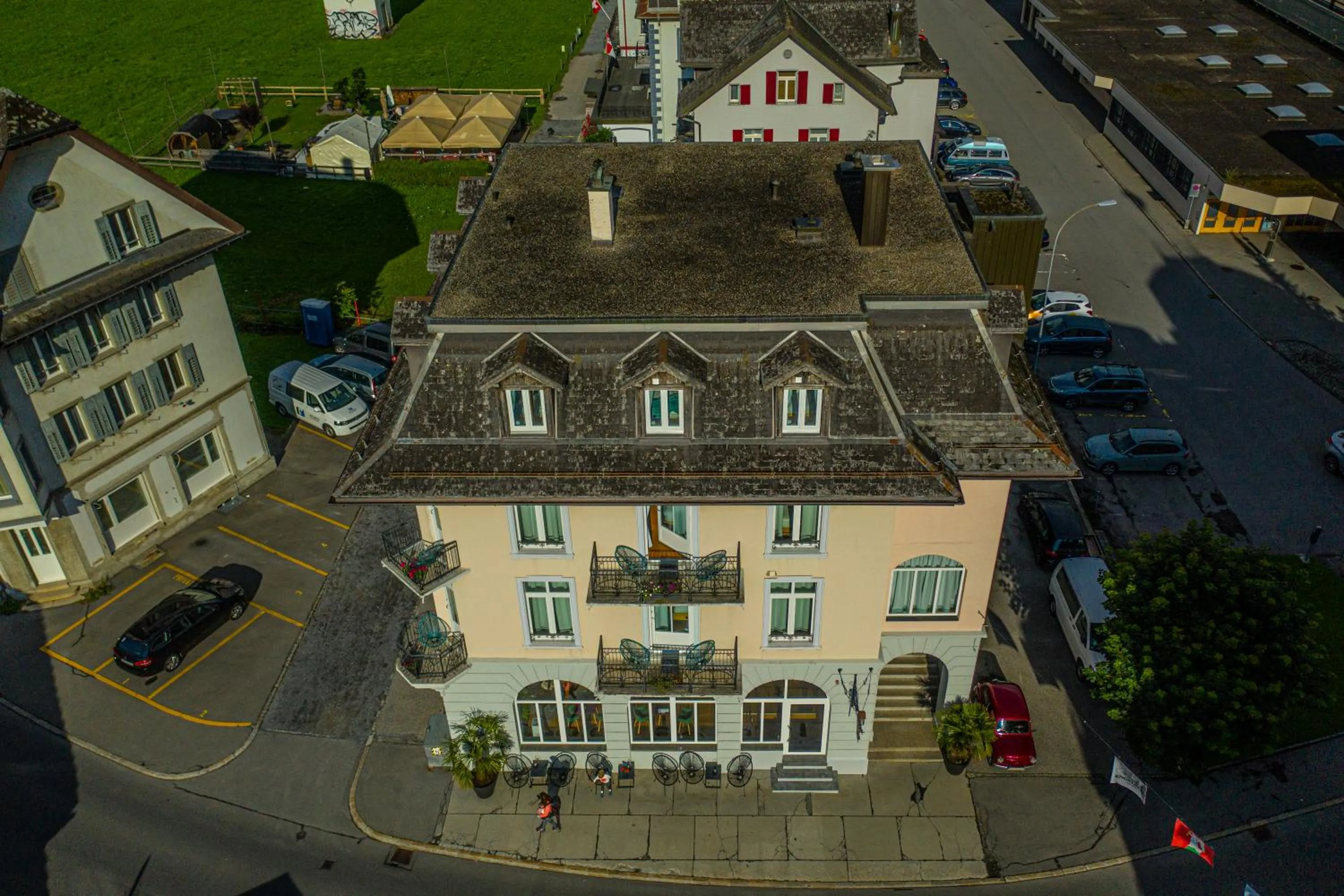 Property building in GRAND your home with common kitchens with self check-in