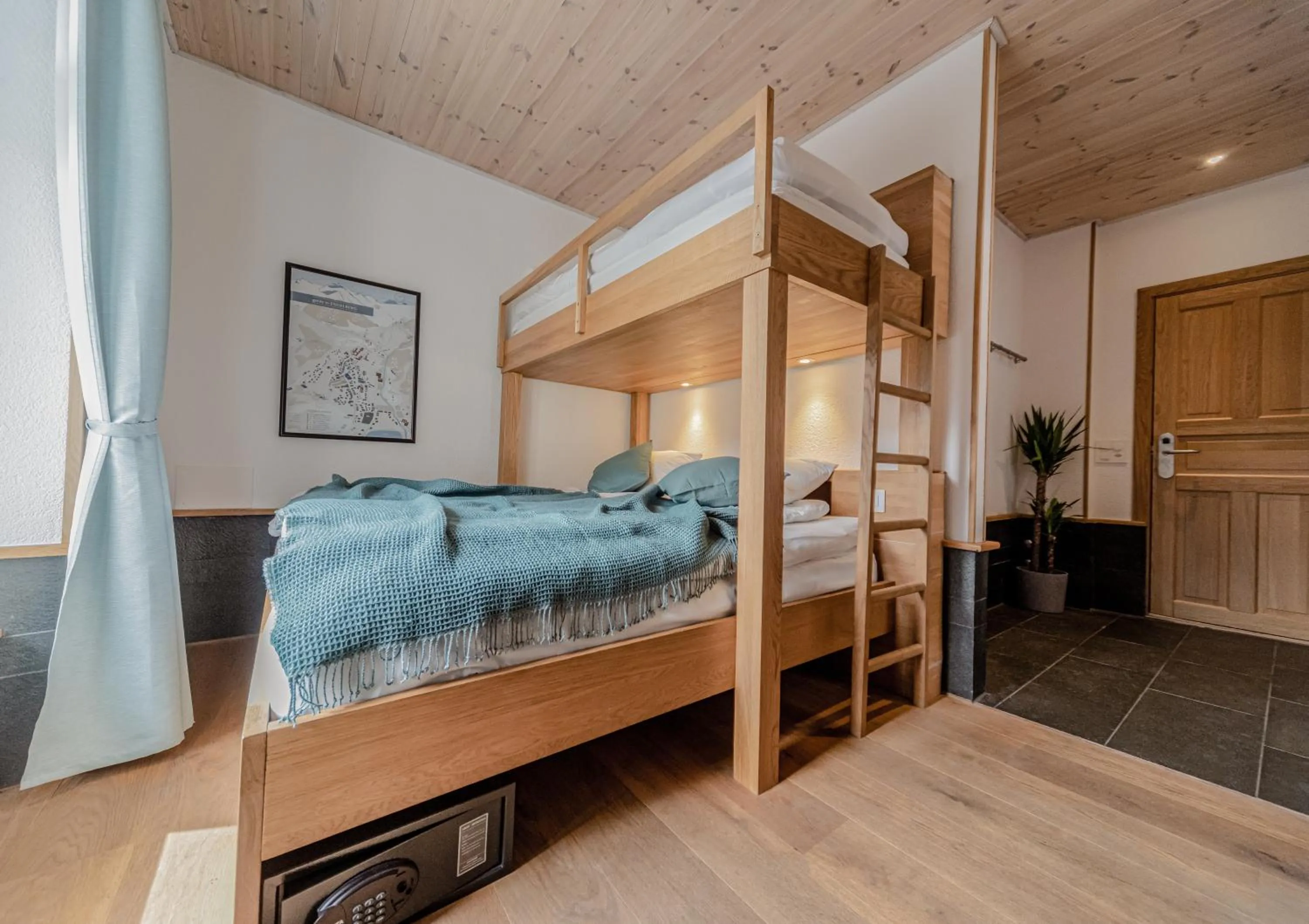 Bed in GRAND your home with common kitchens with self check-in