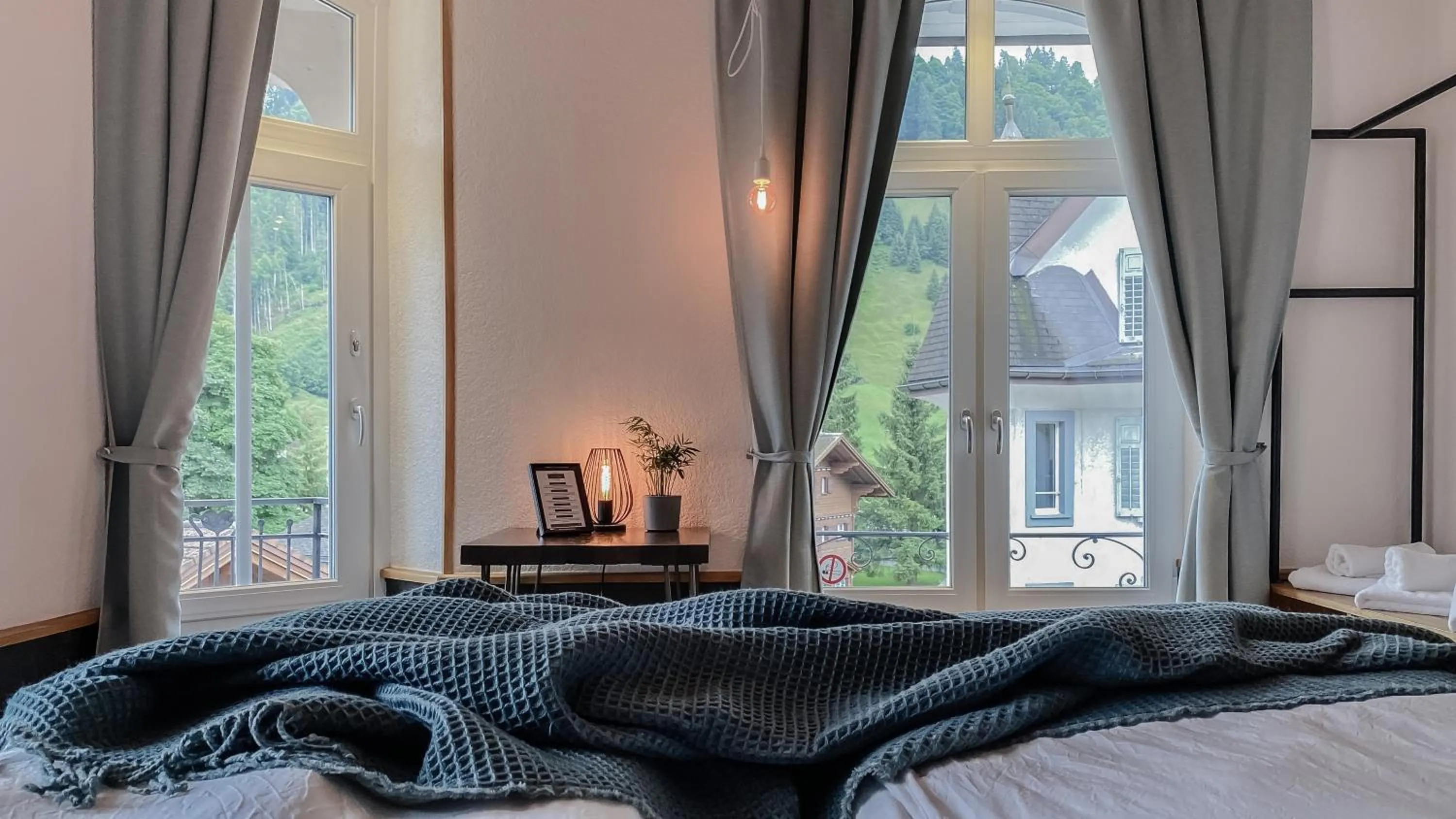 Bed in GRAND your home with common kitchens with self check-in