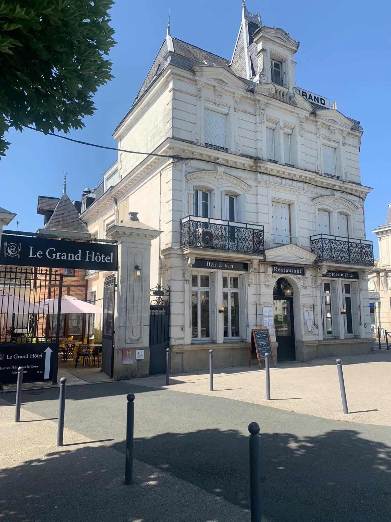 Property building in Logis Le Grand Hotel