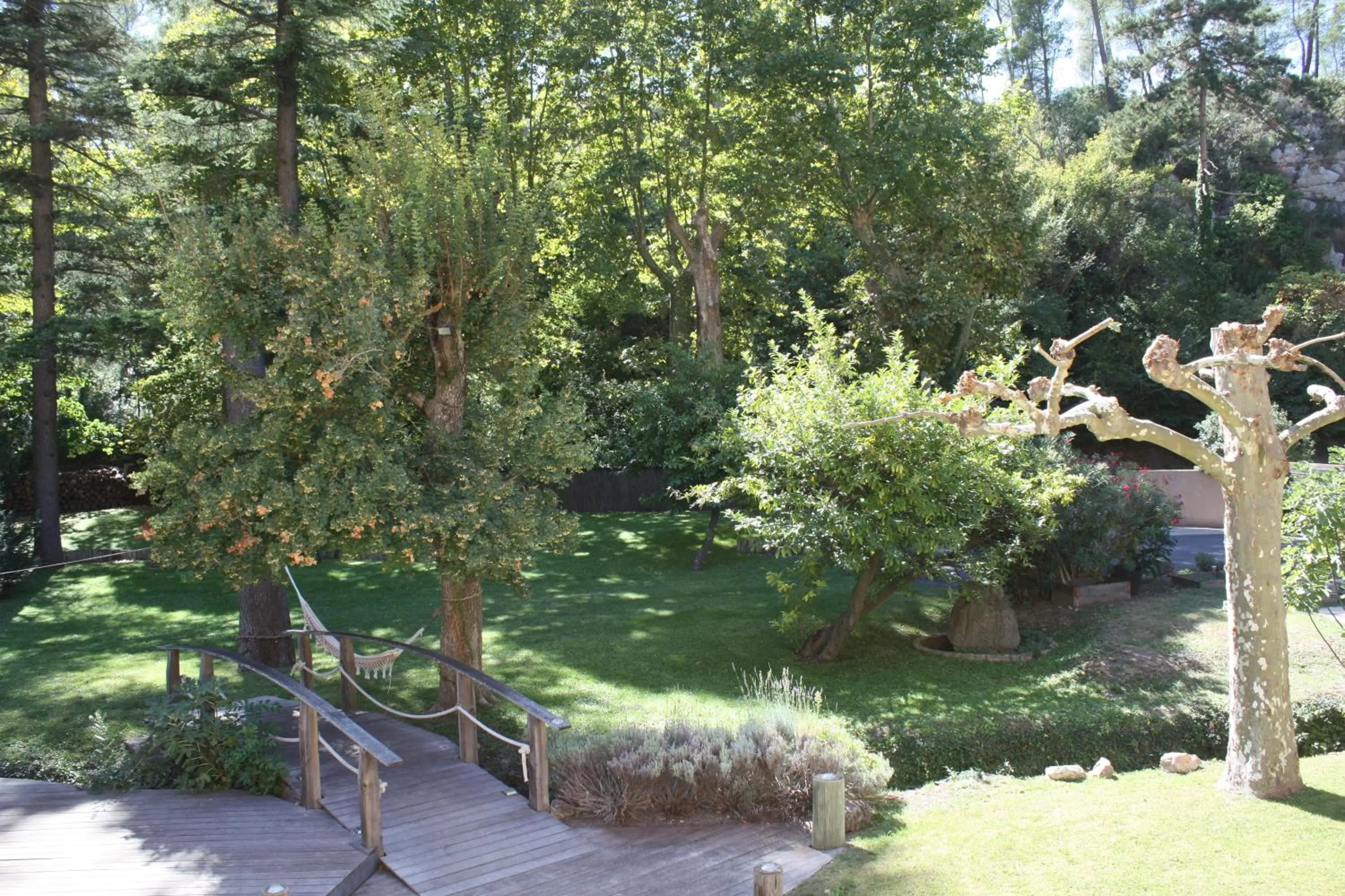 Garden in B&B Le Manoir De Gemenos