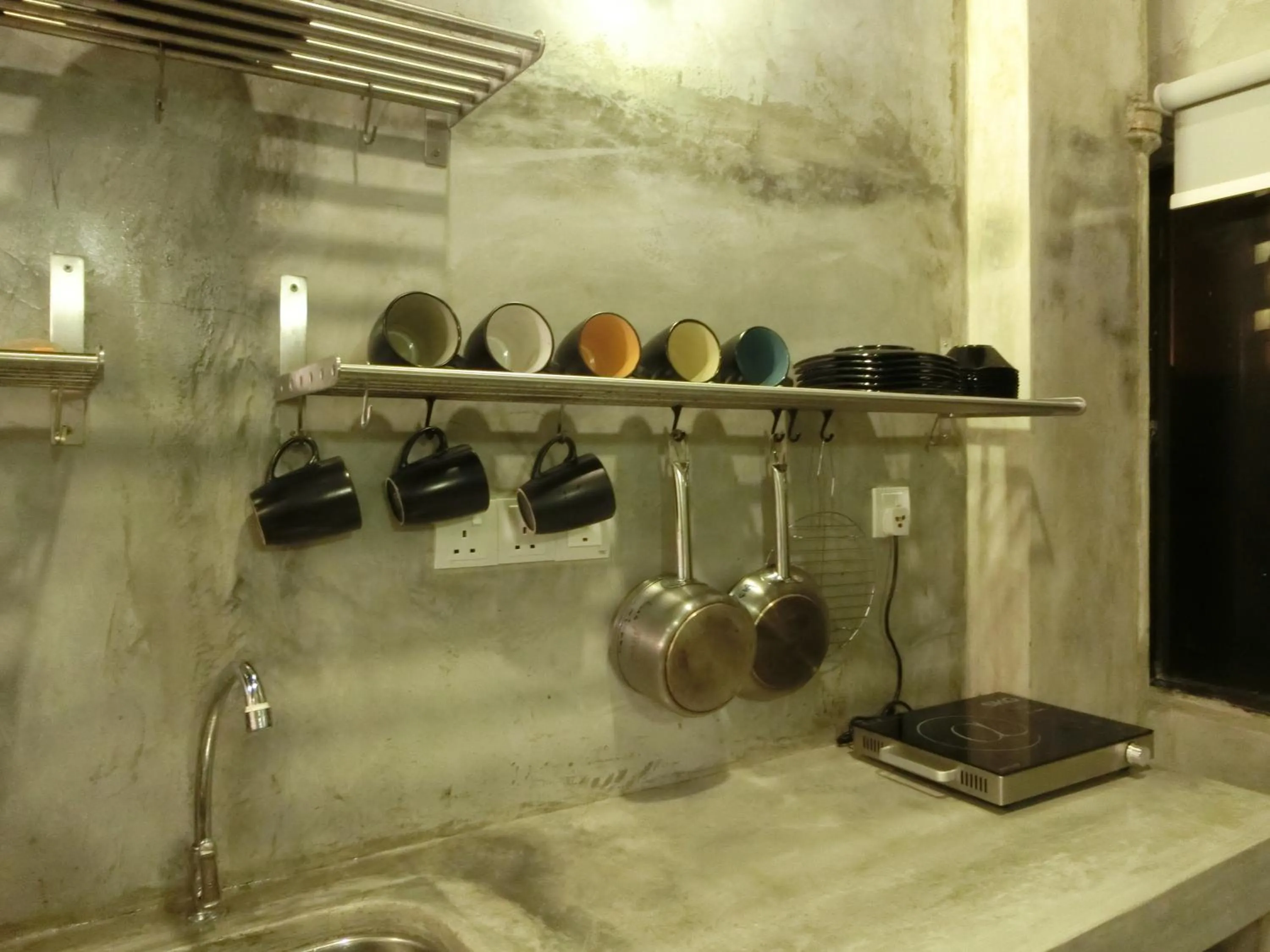 Kitchen or kitchenette in Revopackers Beds and Bunks