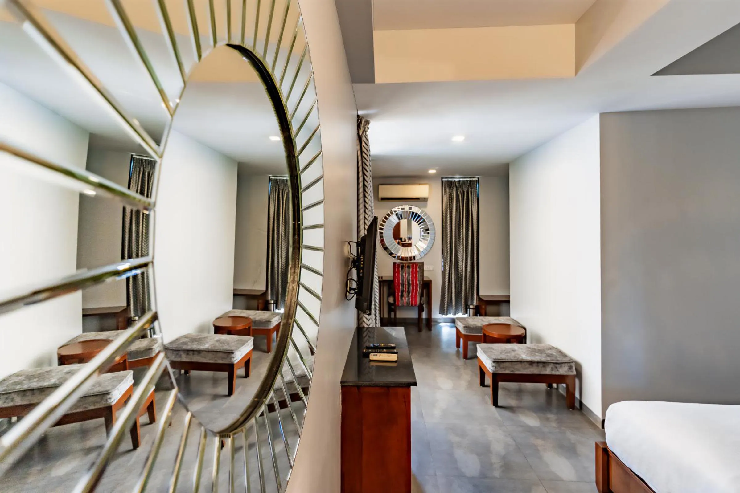 Photo of the whole room, Bed in Zense Candolim