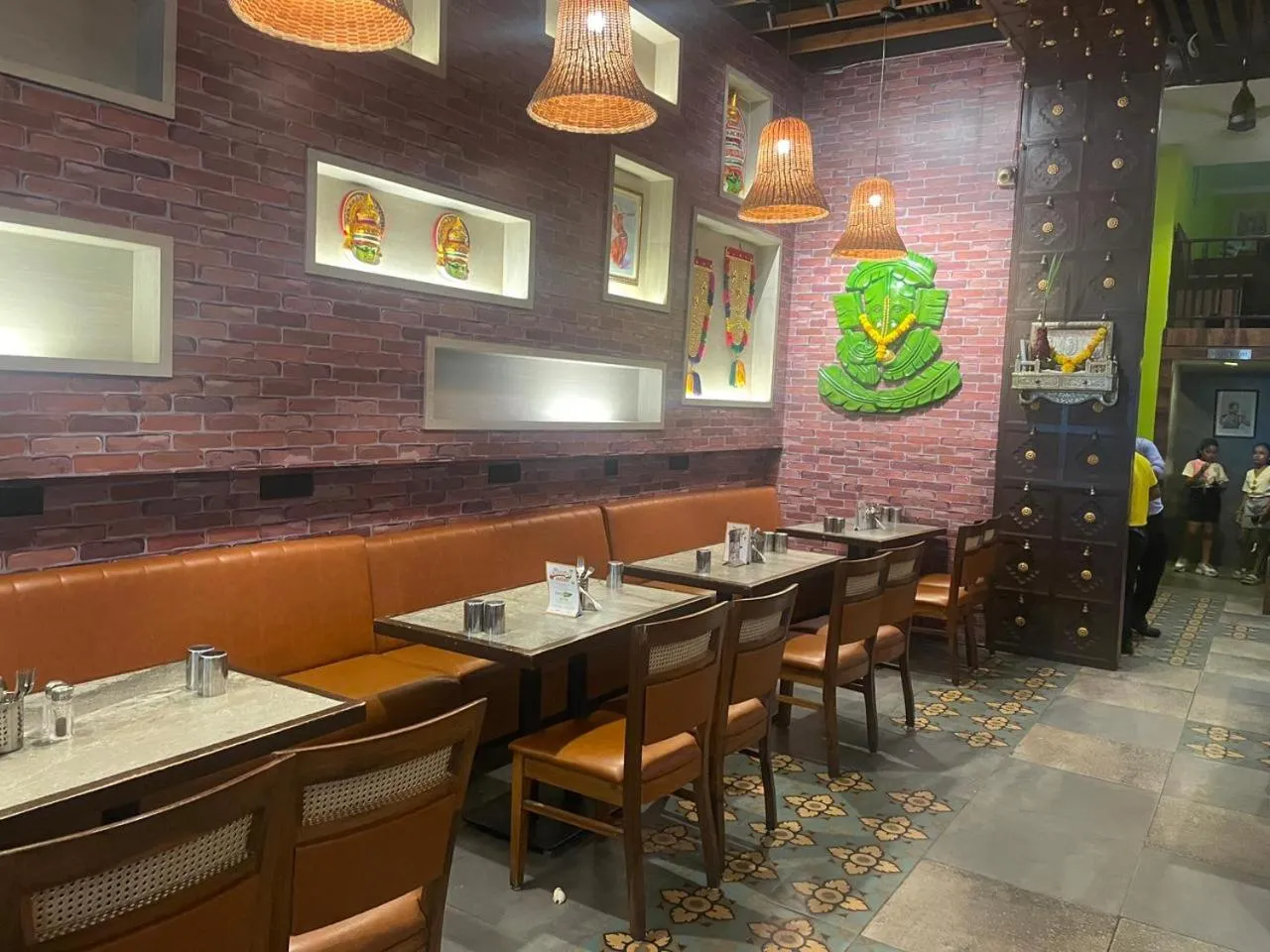 Restaurant/places to eat in Zense Candolim