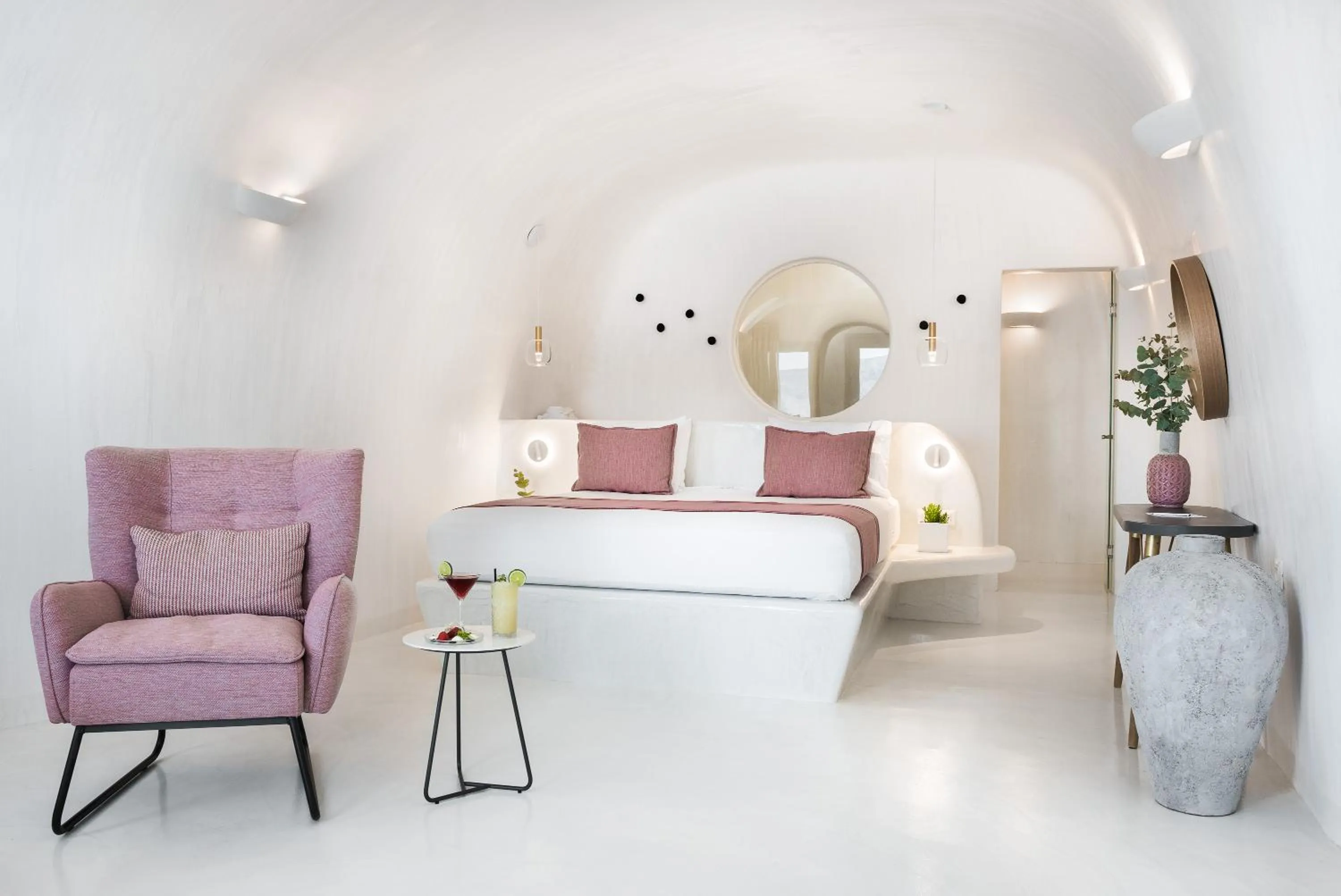 Bed in Maregio Suites