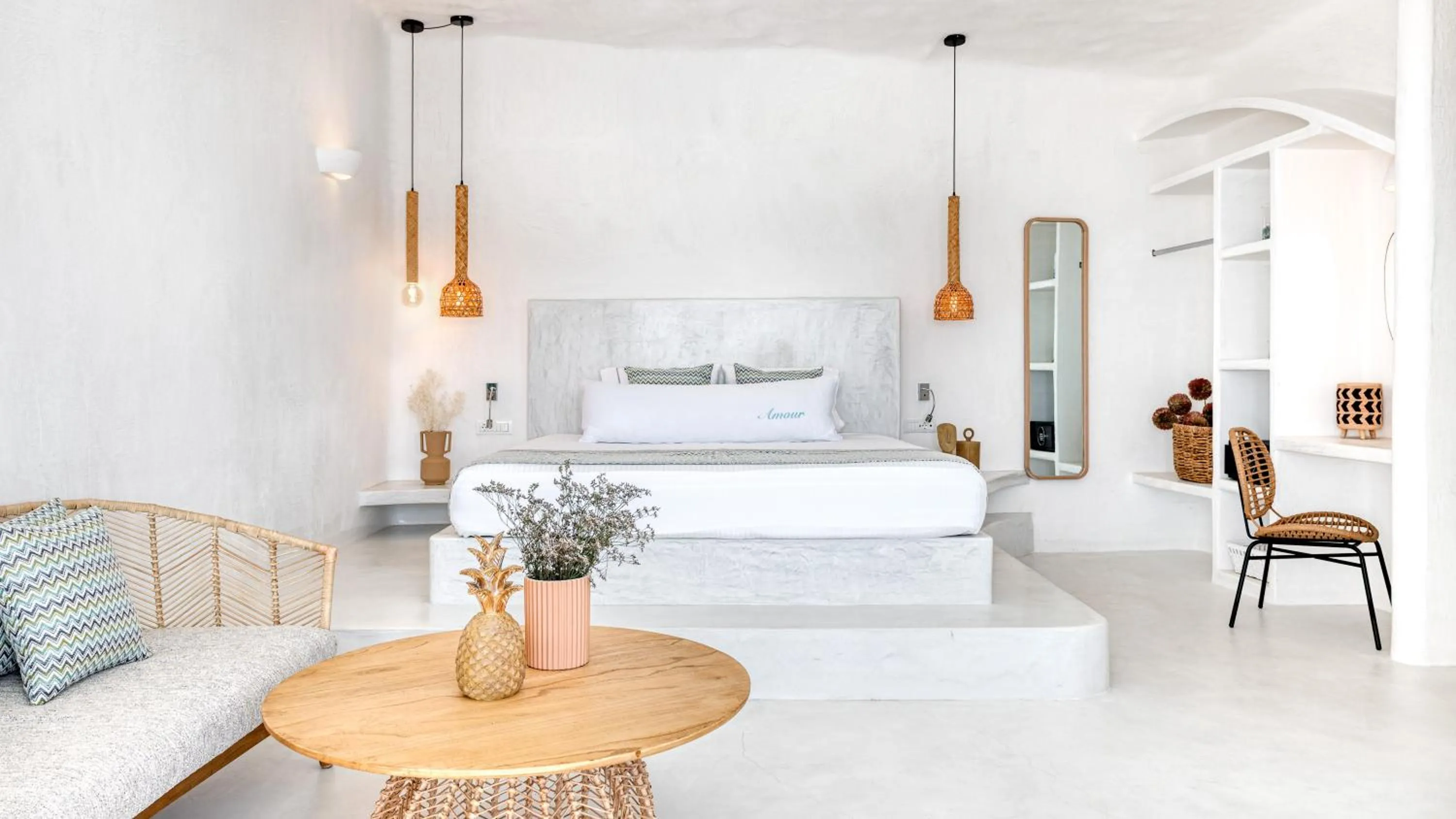 Bed in Maregio Suites