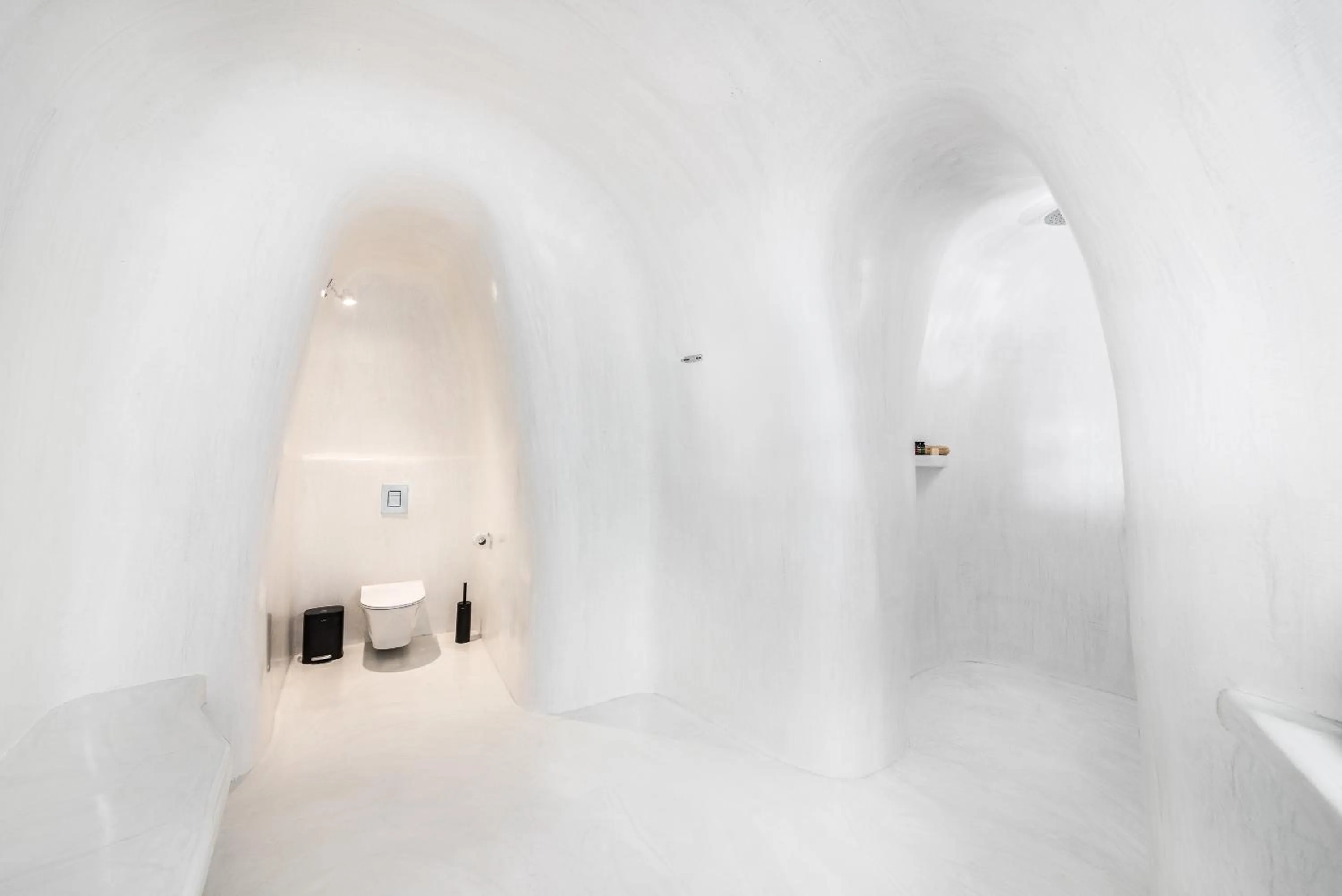 Bed in Maregio Suites