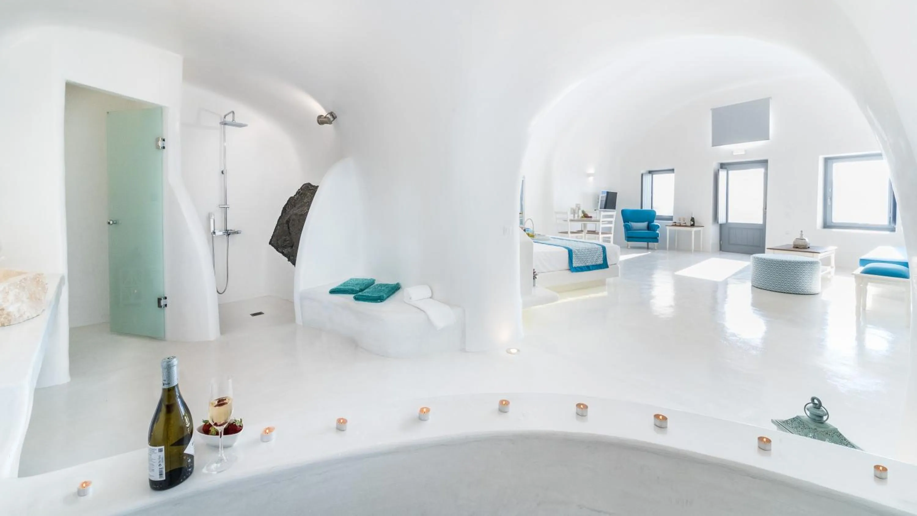 Bathroom in Maregio Suites