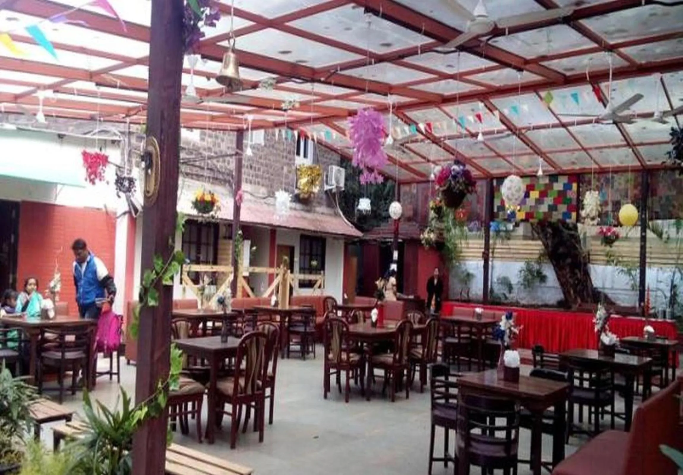 Restaurant/places to eat in Hotel Ritz