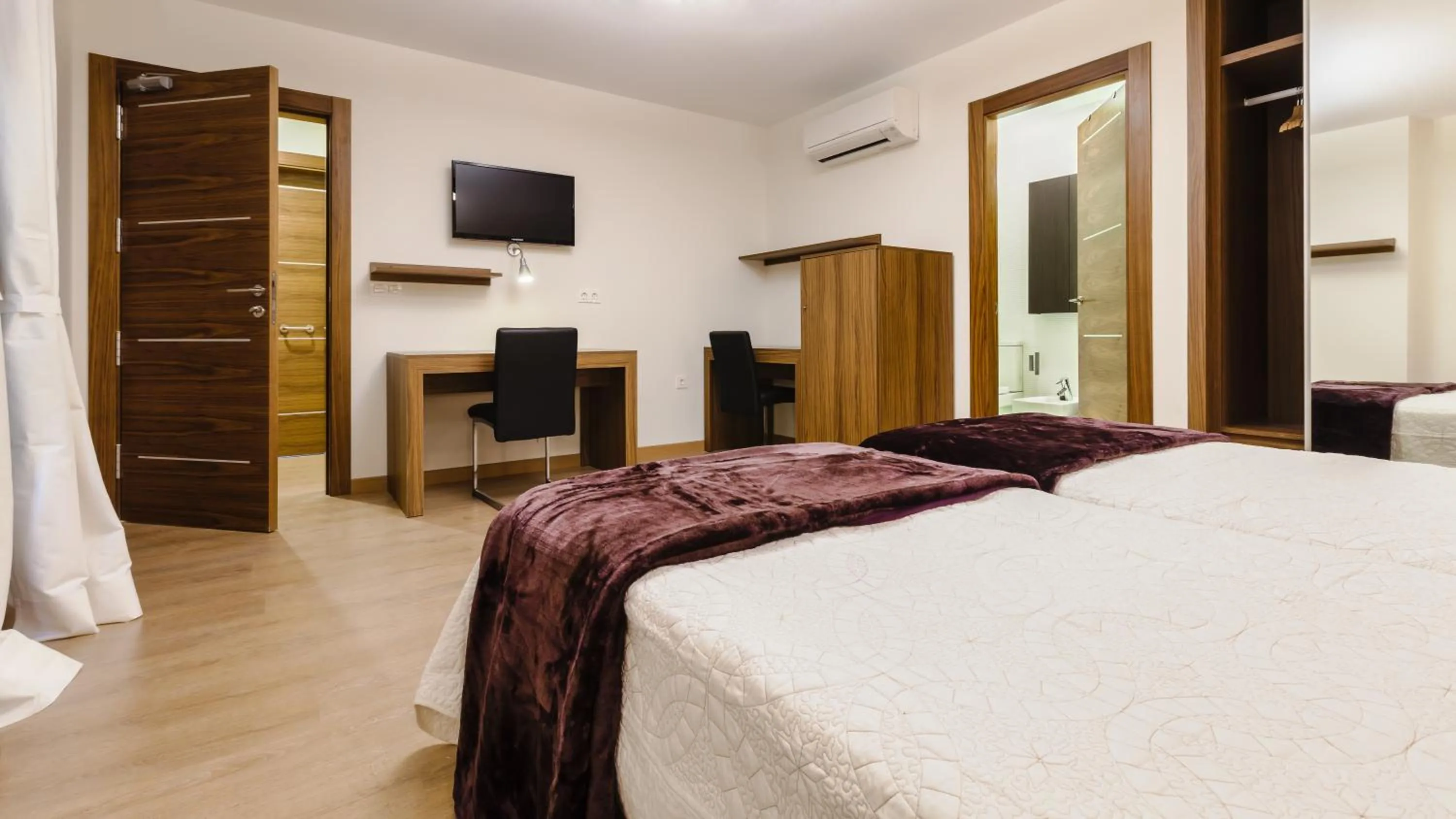 Photo of the whole room, Bed in Hostal Arriola