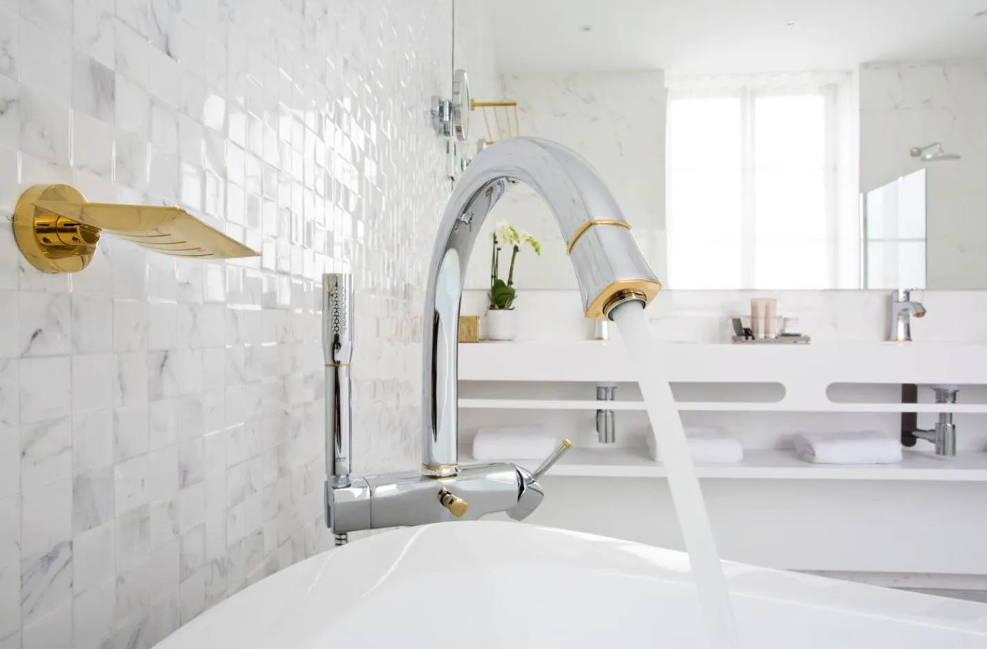 Bathroom, Bed in Empreinte Hotel & Spa