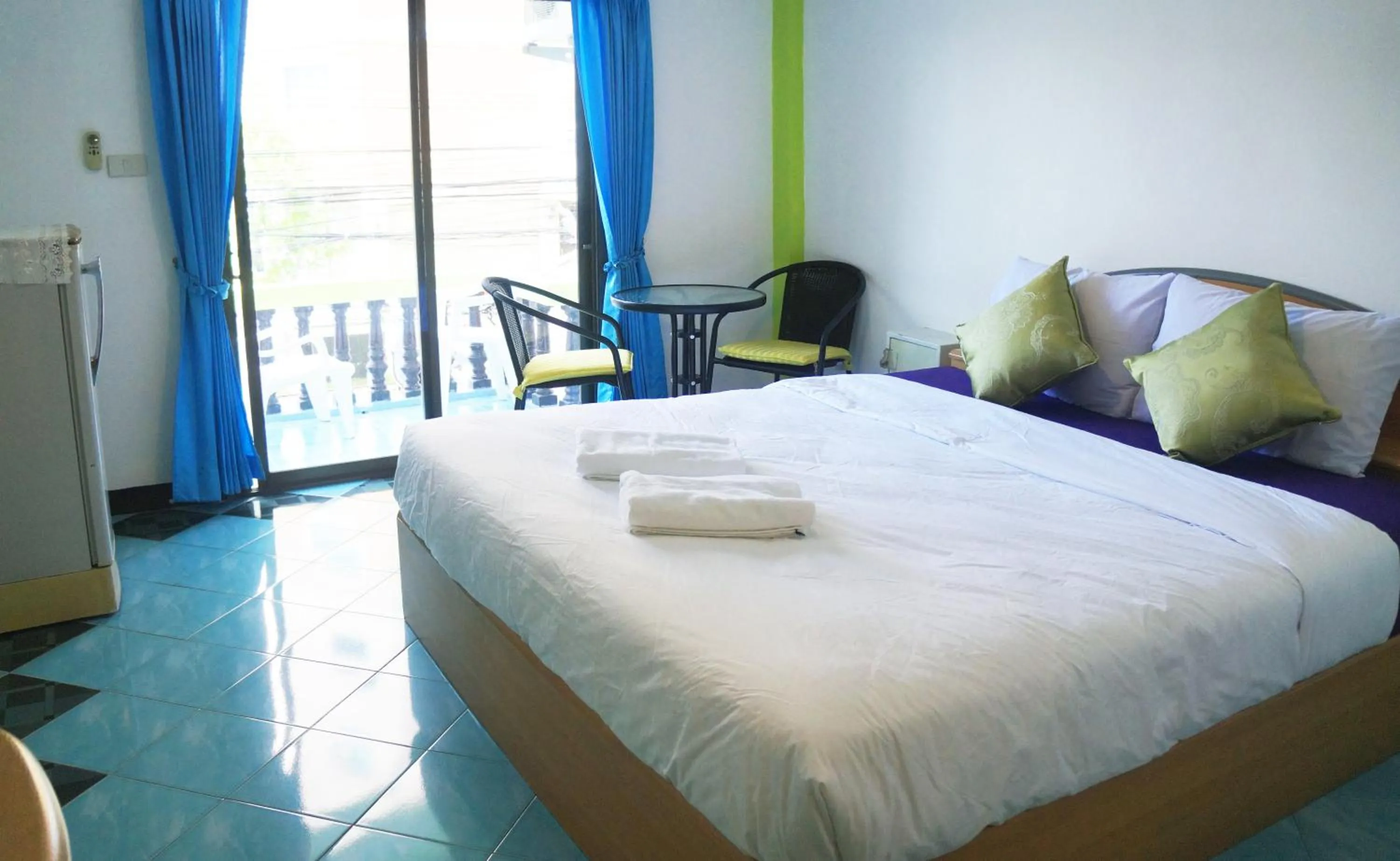 Photo of the whole room, Bed in Nong Guest House