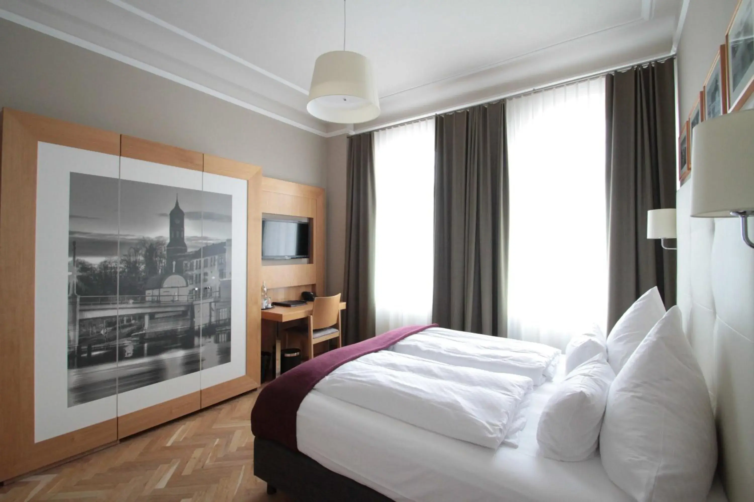 Large Double Room - single occupancy in Hotel am Molkenmarkt Large Double Room - single occupancy in Hotel am Molkenmarkt
