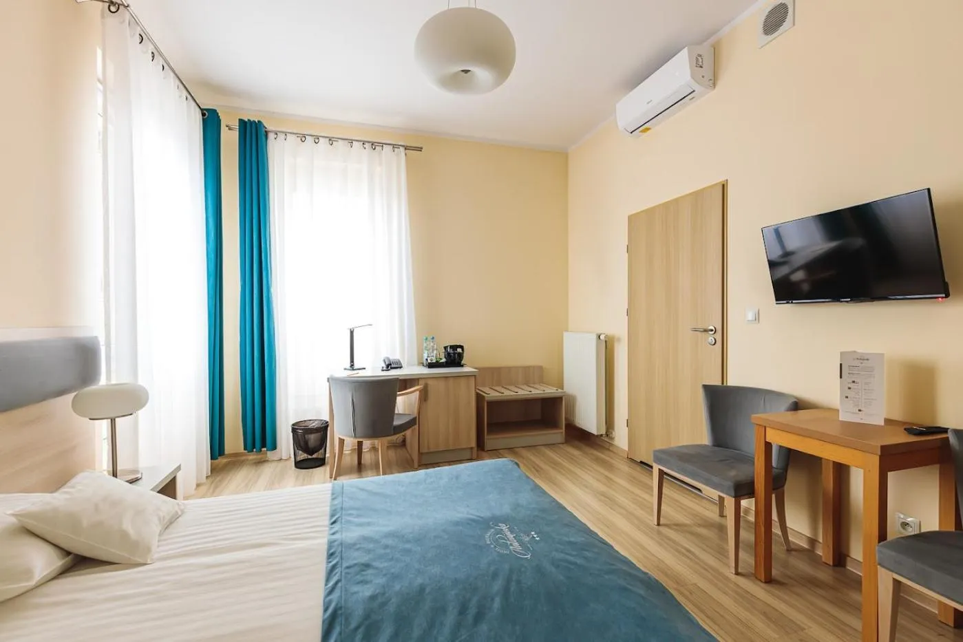 Bed in Antonińska Hotel & Apartamenty