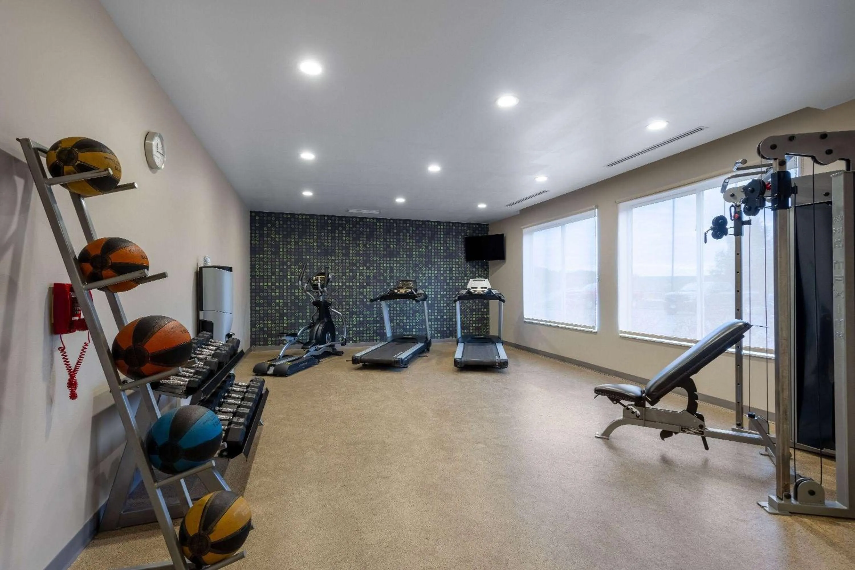 Fitness centre/facilities in La Quinta by Wyndham Morgantown
