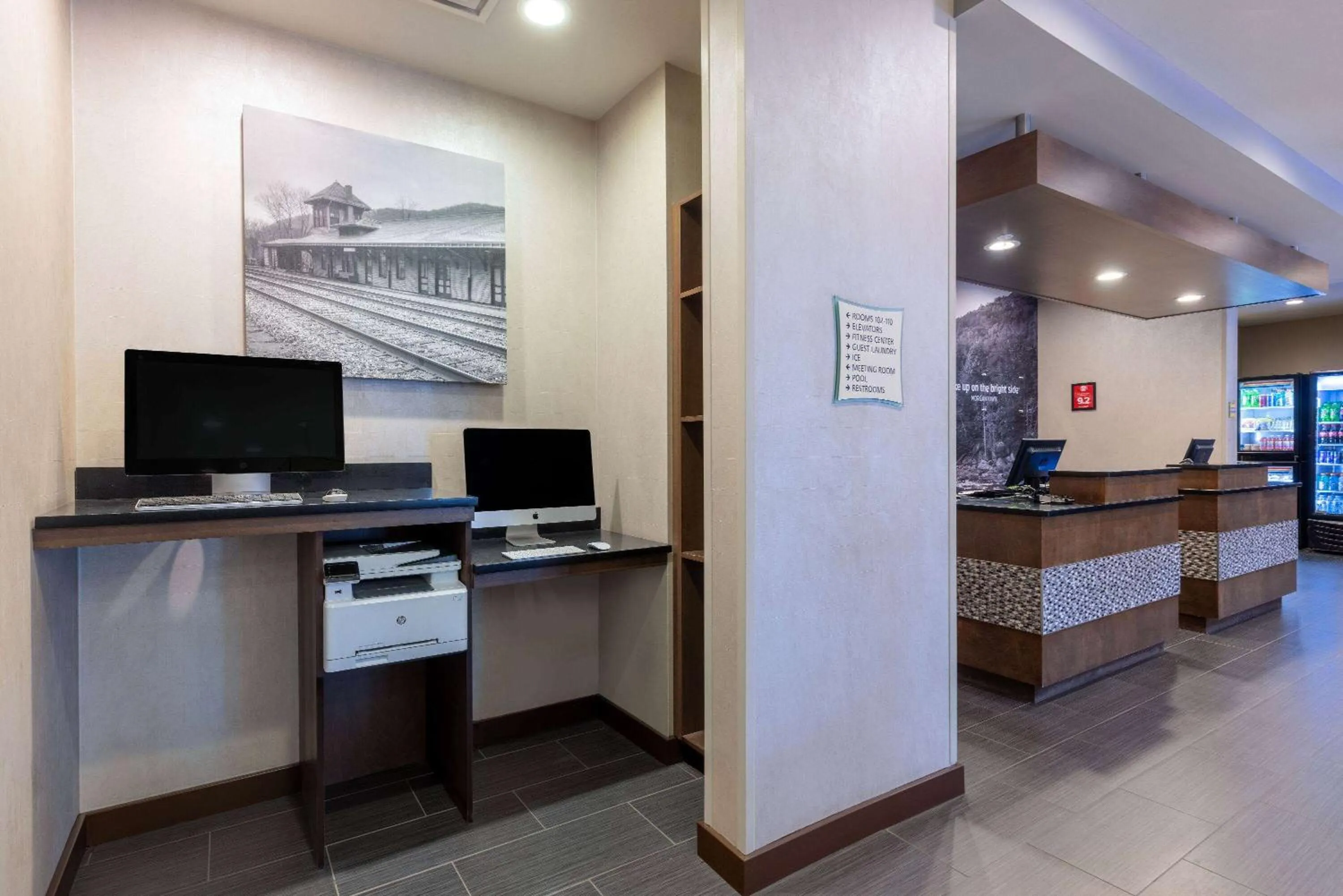 Business facilities in La Quinta by Wyndham Morgantown