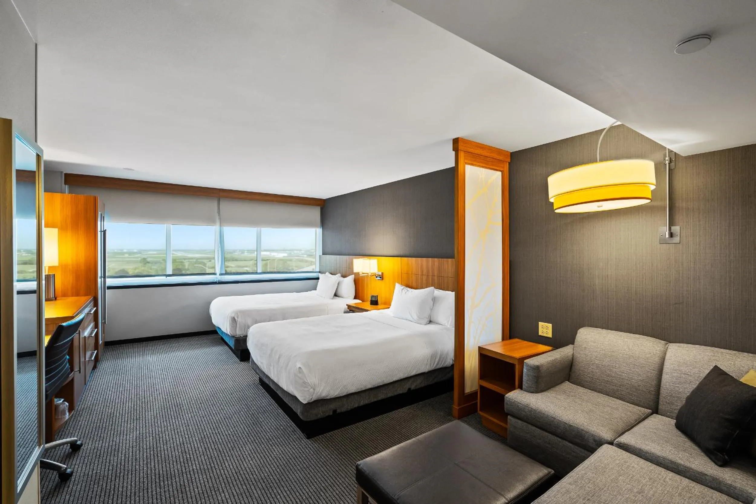 View (from property/room), Bed in Hyatt Place Chicago O'Hare Airport