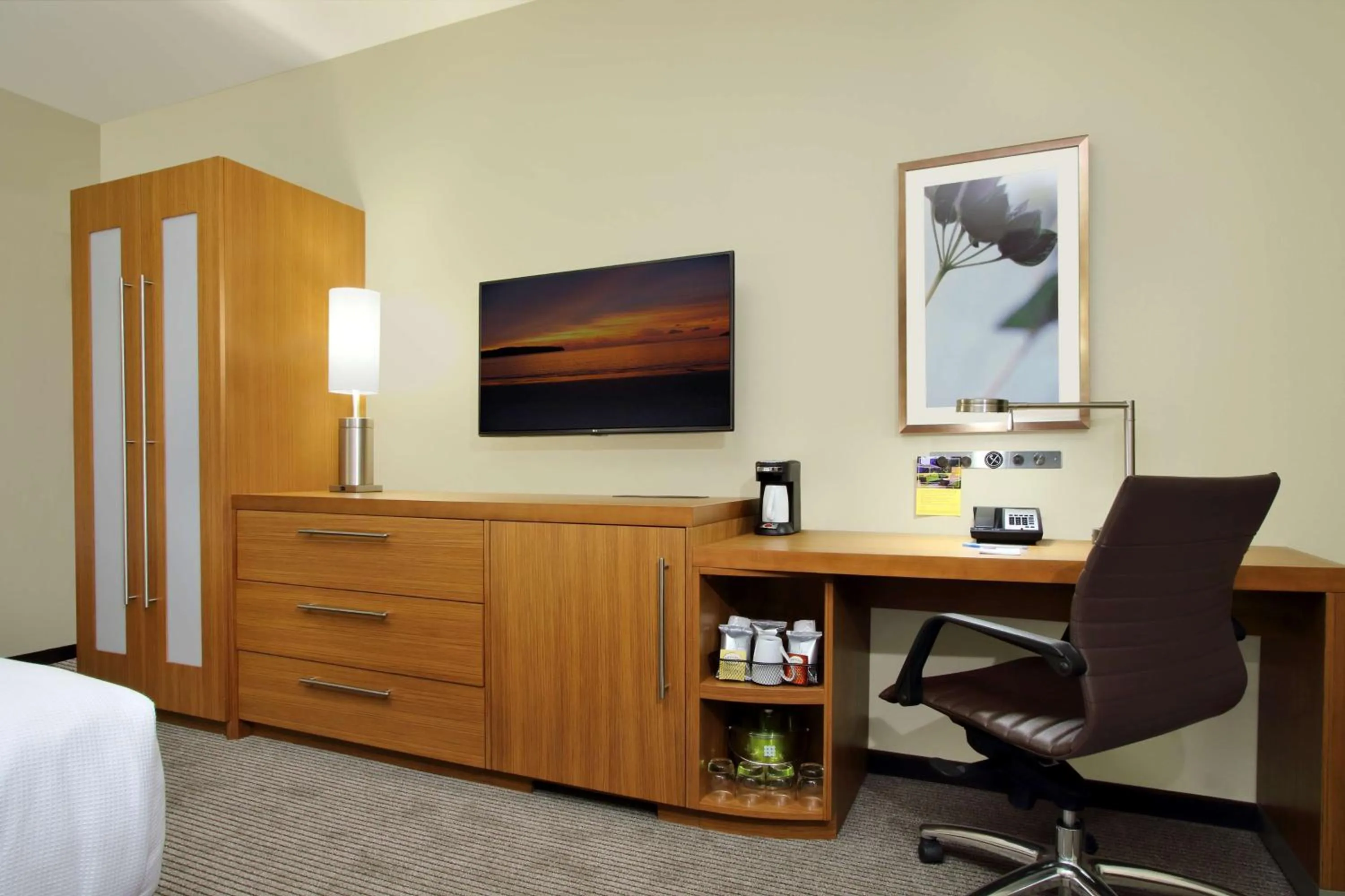 Photo of the whole room in Hyatt Place Houston/Katy