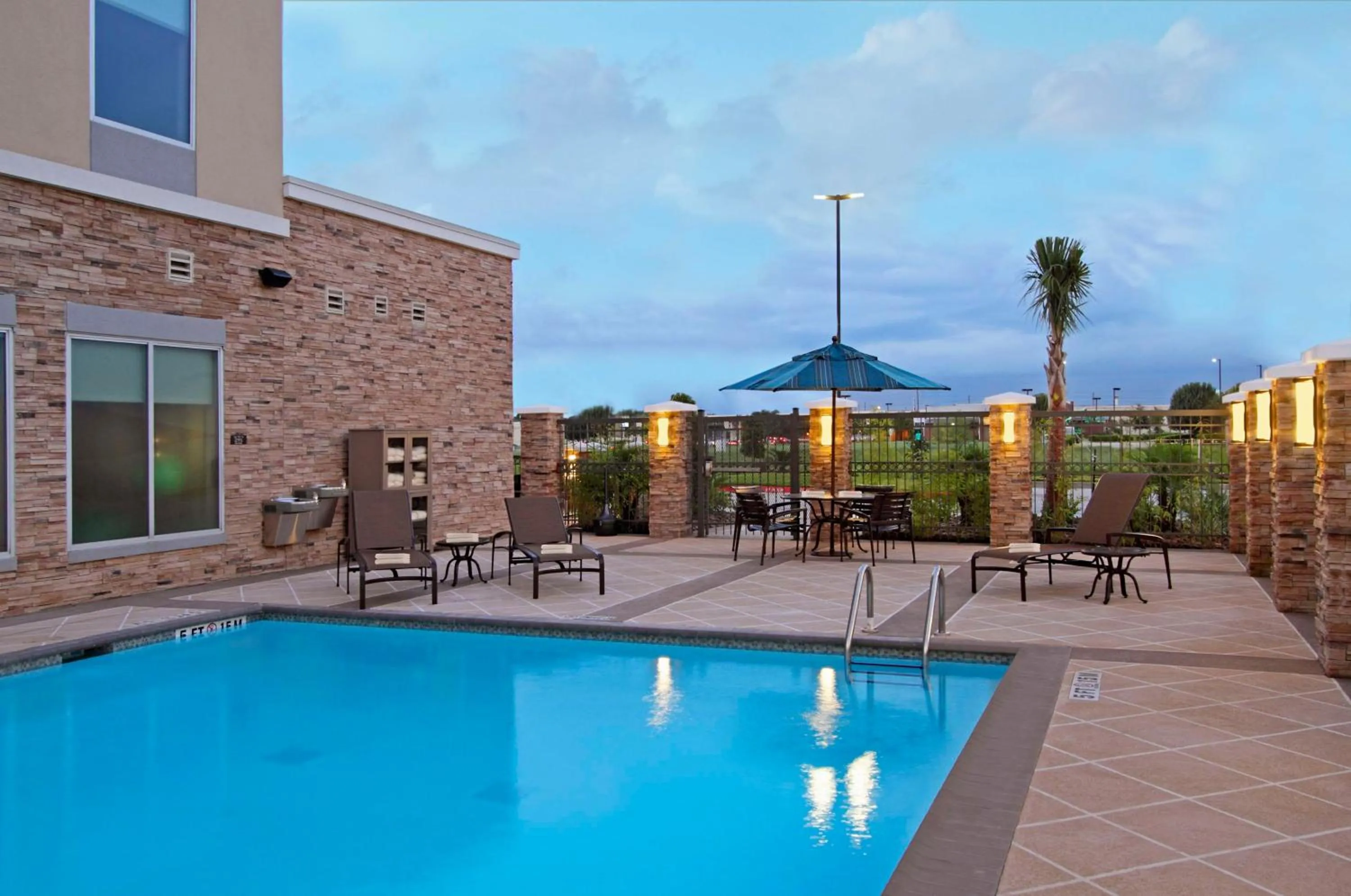 Swimming pool in Hyatt Place Houston/Katy
