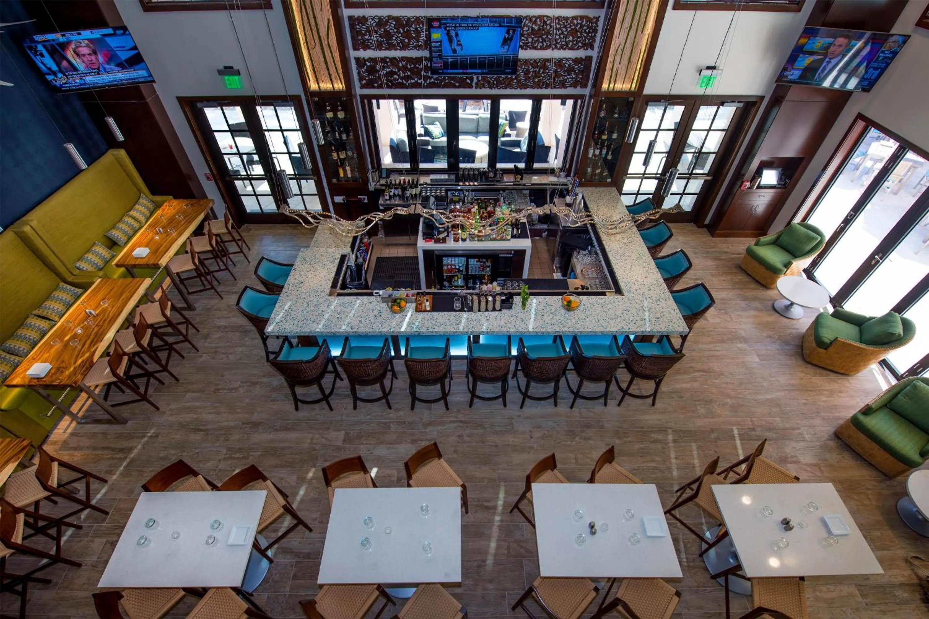 Lounge or bar in Hyatt House Naples 5th Avenue