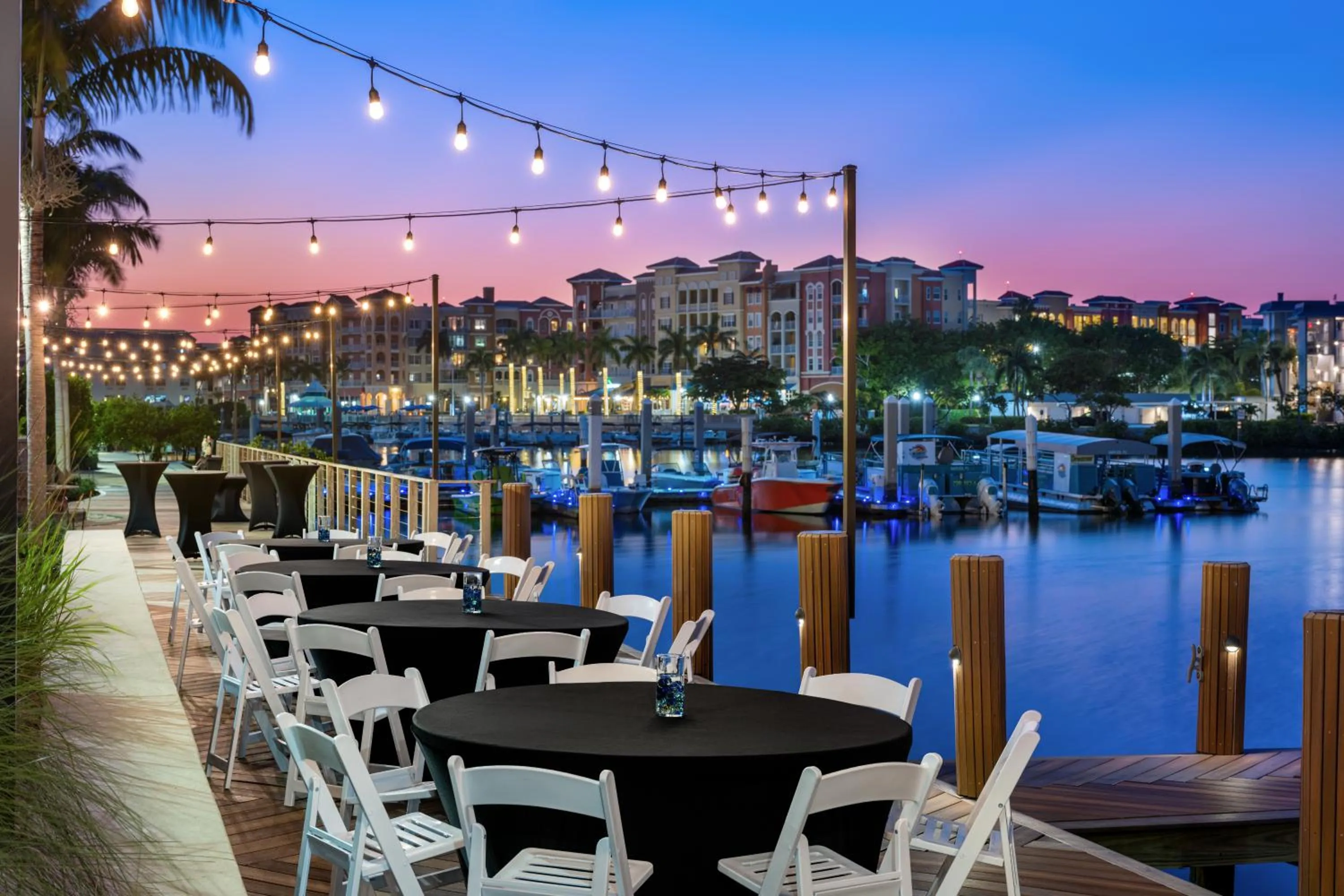 Restaurant/places to eat in Hyatt House Naples 5th Avenue