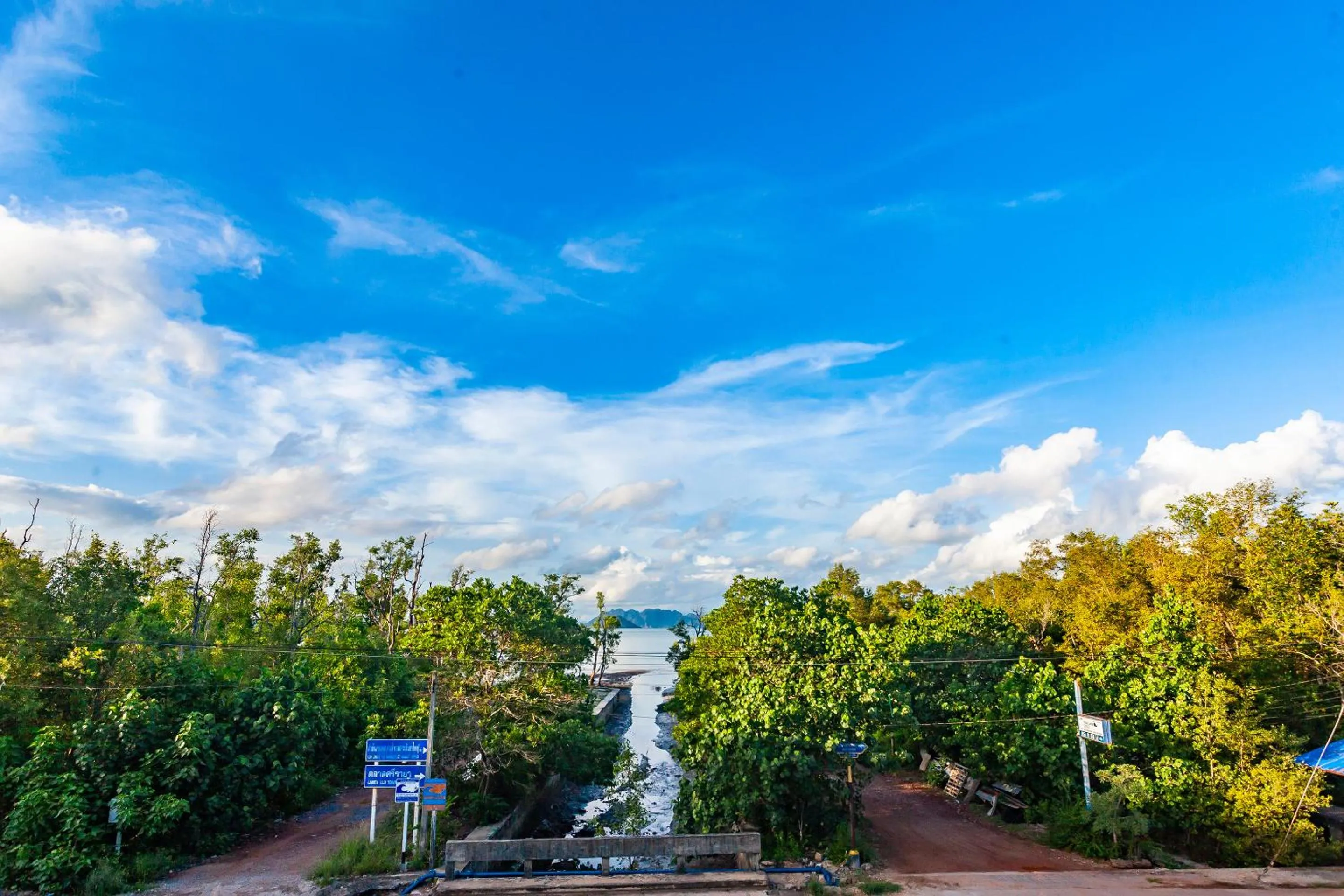 Sea view in Tonmai Suites