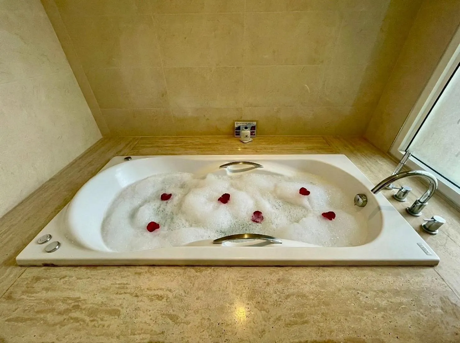 Bath in Grand Vista Hotel Chiangrai