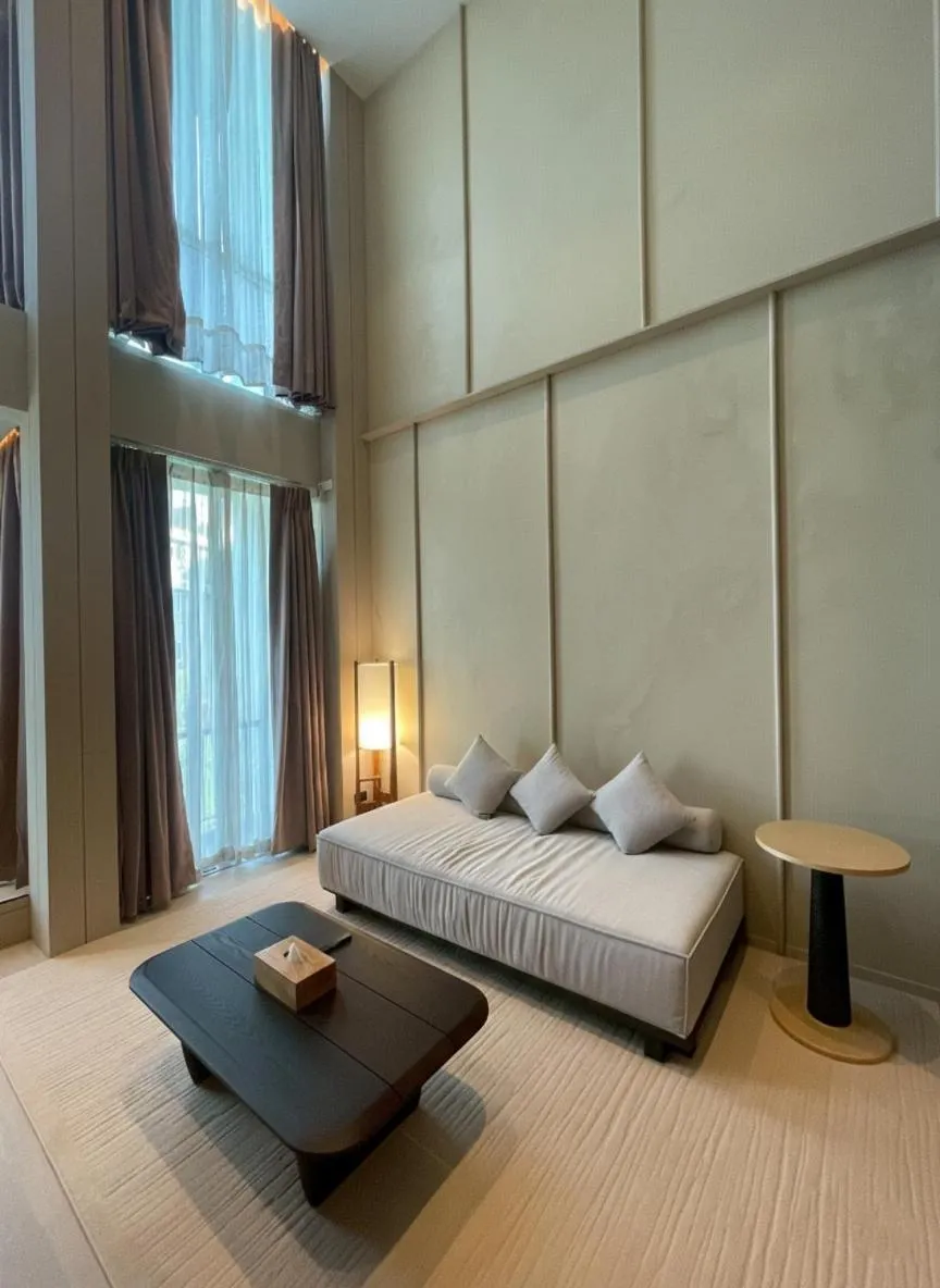 Living room, Bed in Grand Vista Hotel Chiangrai