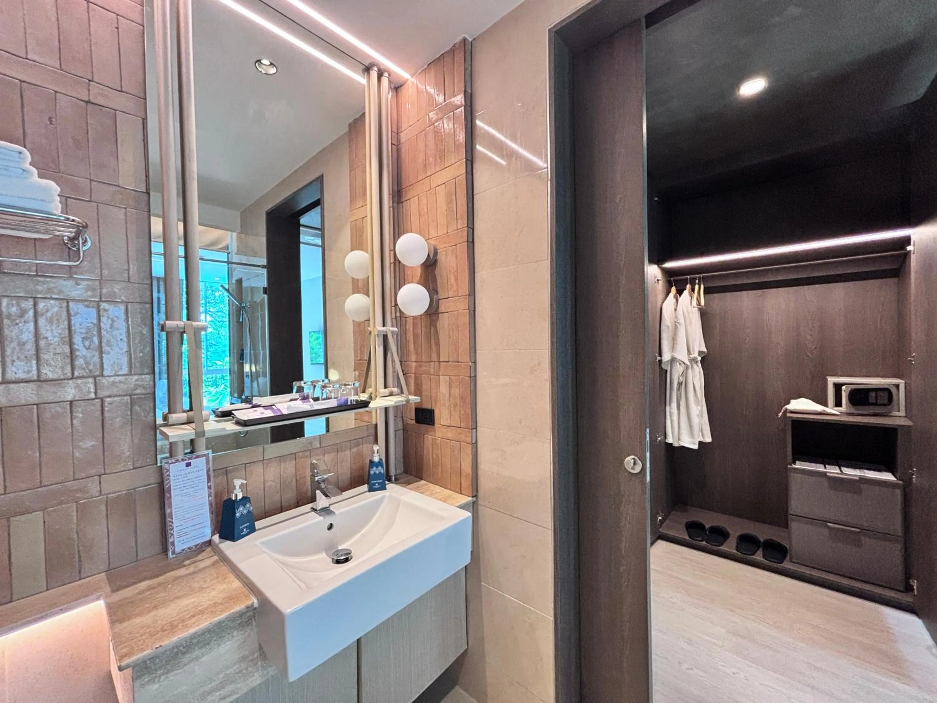 Bathroom in Grand Vista Hotel Chiangrai