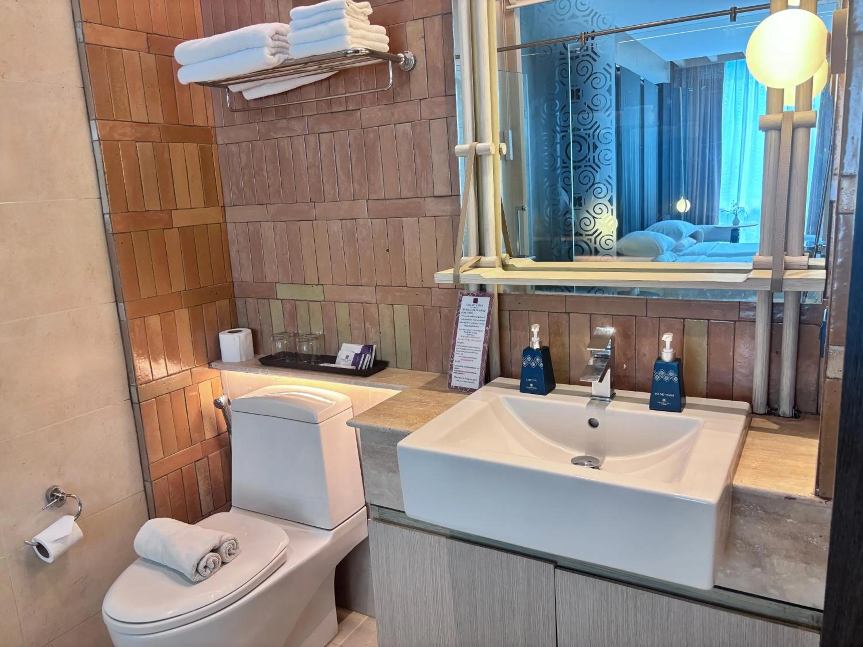 Toilet in Grand Vista Hotel Chiangrai