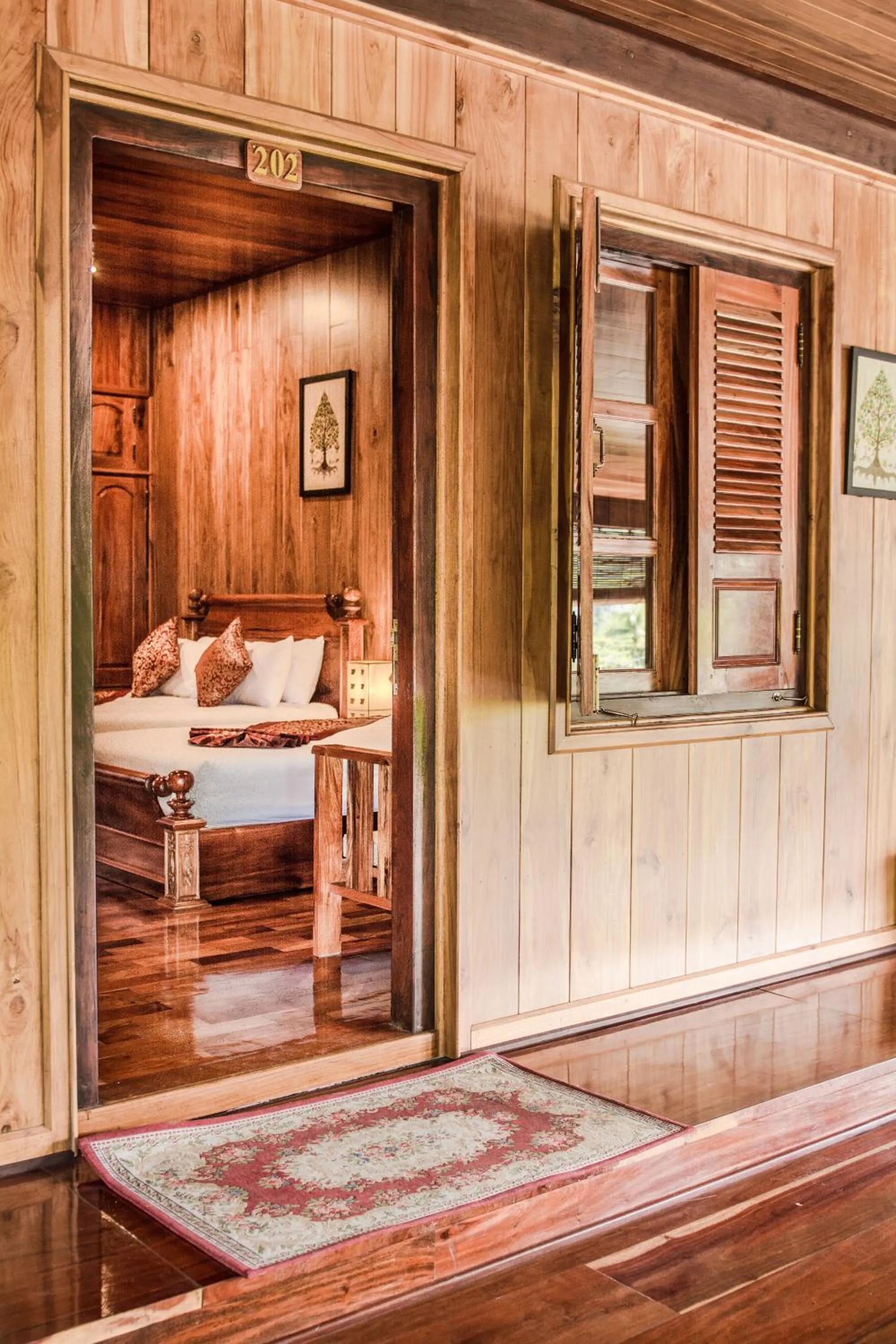 Shower, Bed in Villa Ang Thong