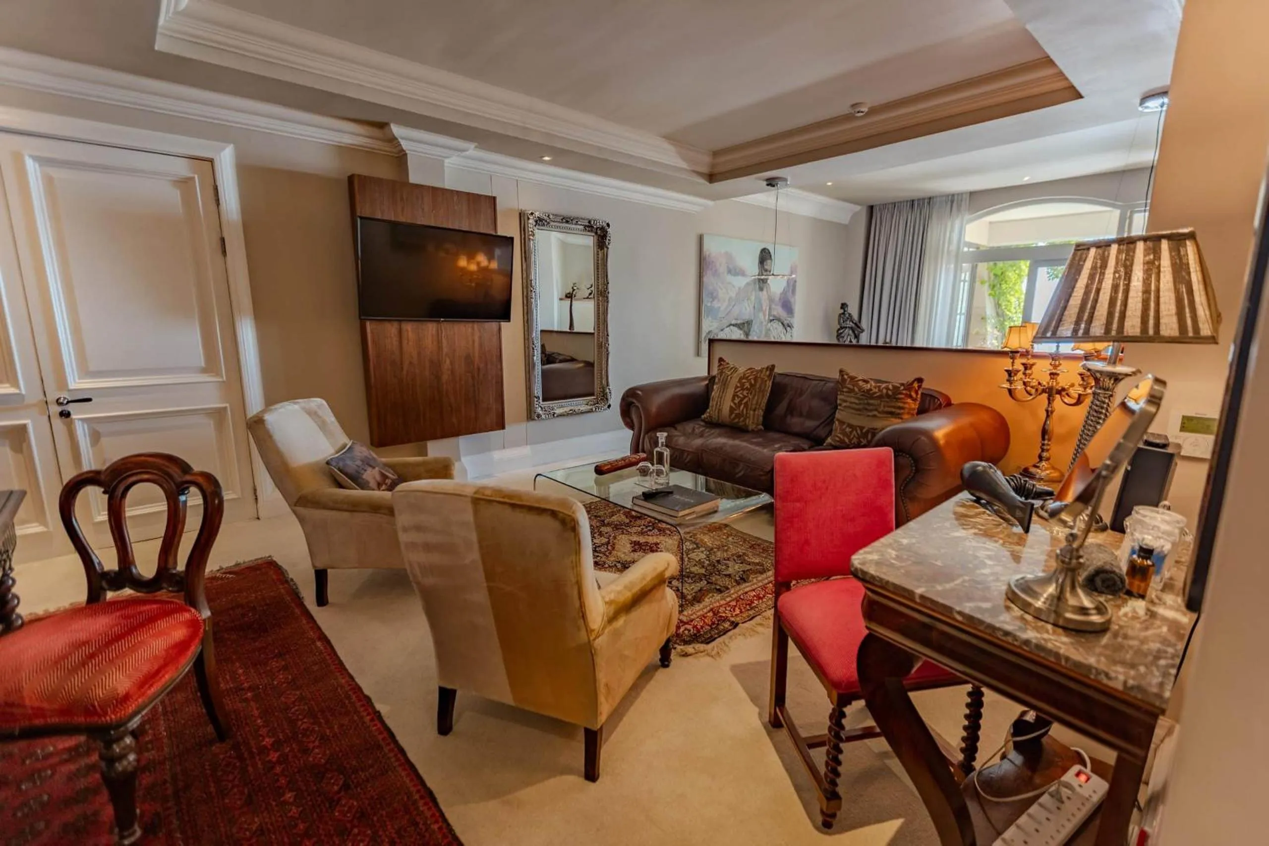 TV and multimedia in 21 Nettleton Boutique Hotel & Luxury Residence