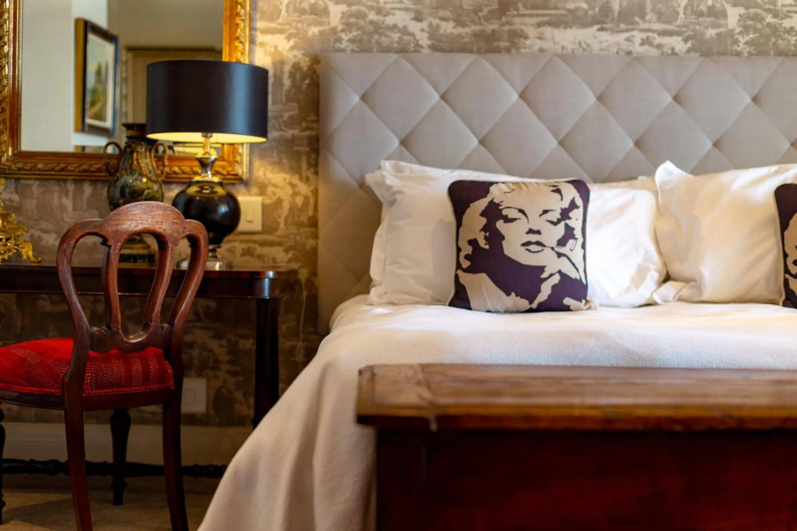 Bed in 21 Nettleton Boutique Hotel & Luxury Residence