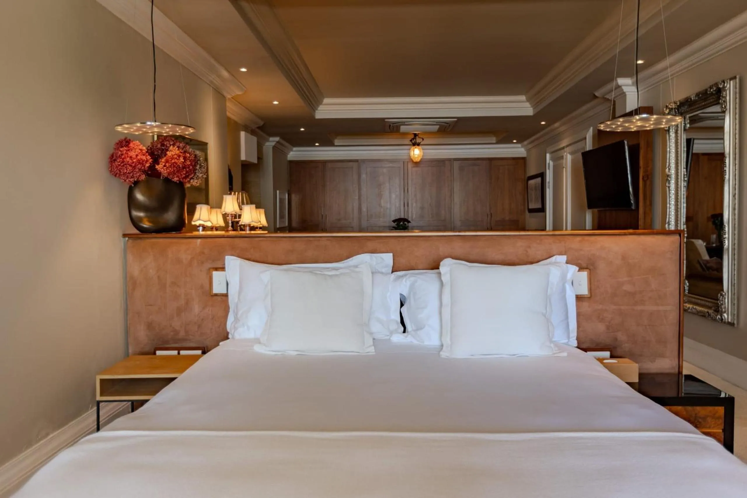Bed in 21 Nettleton Boutique Hotel & Luxury Residence
