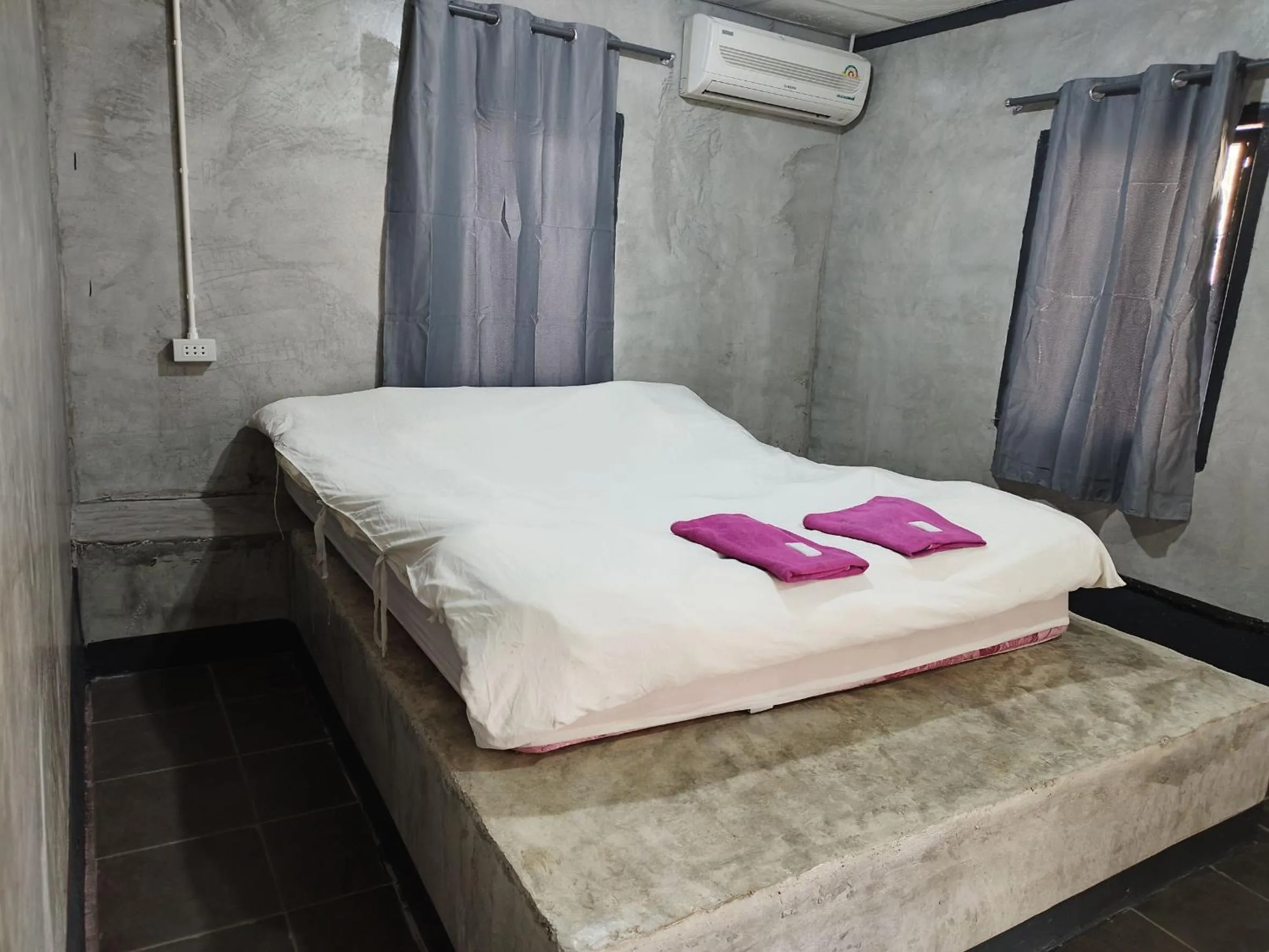 Bed in Pai Forest Resort