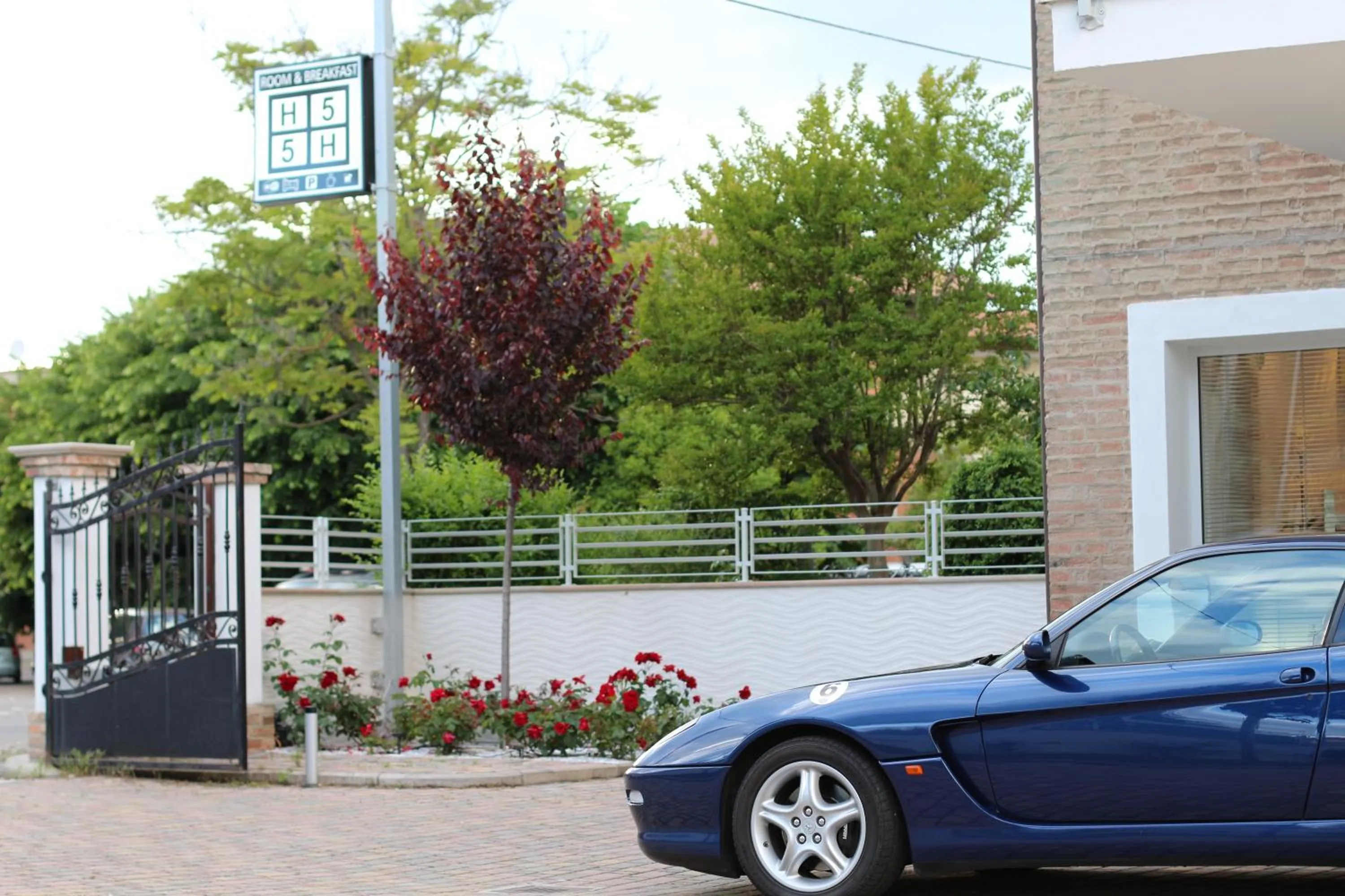 Facade/entrance in H5-5H Luxury Room