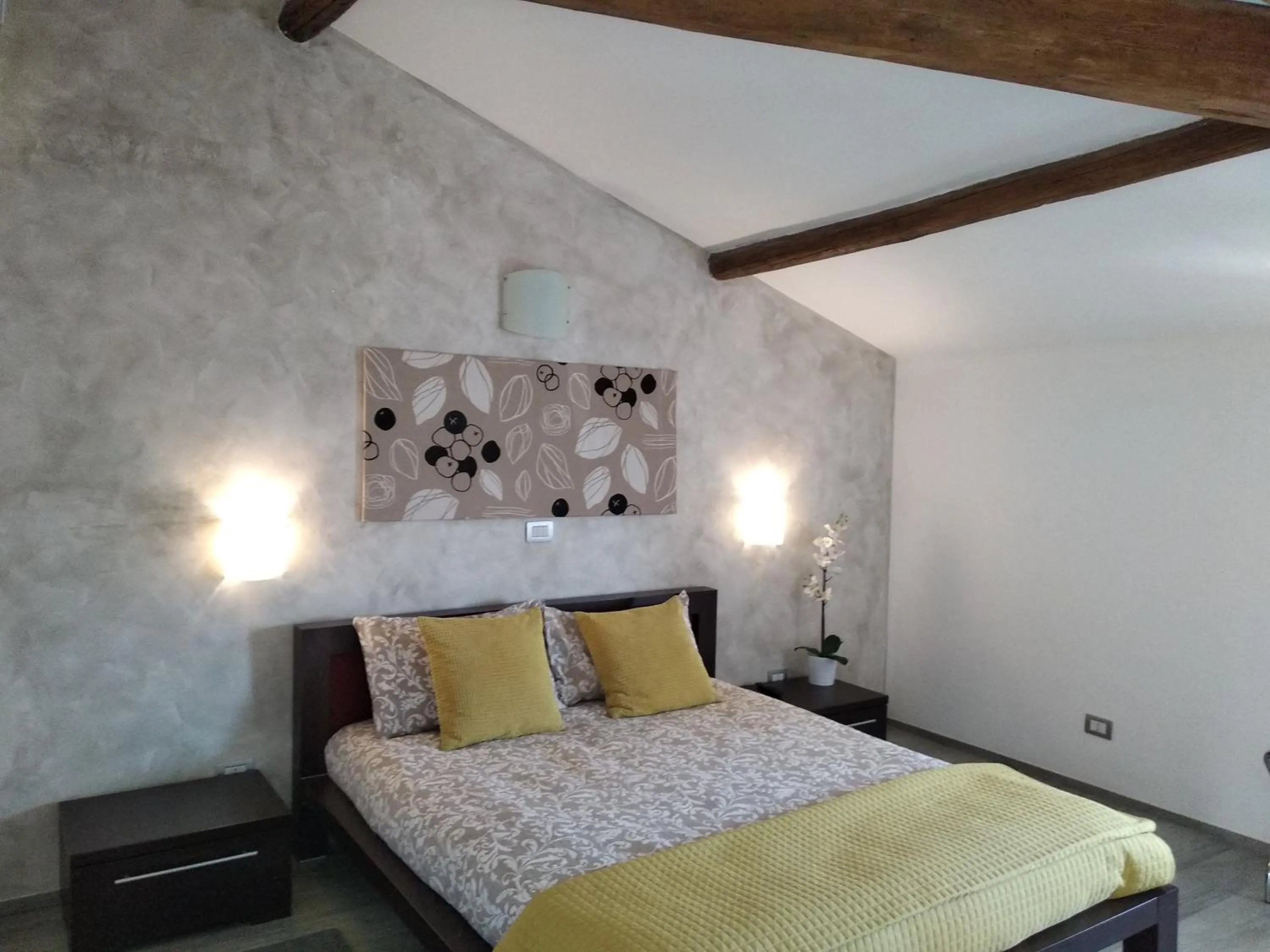 Bed in H5-5H Luxury Room