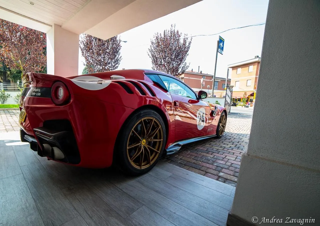 Parking in H5-5H Luxury Room