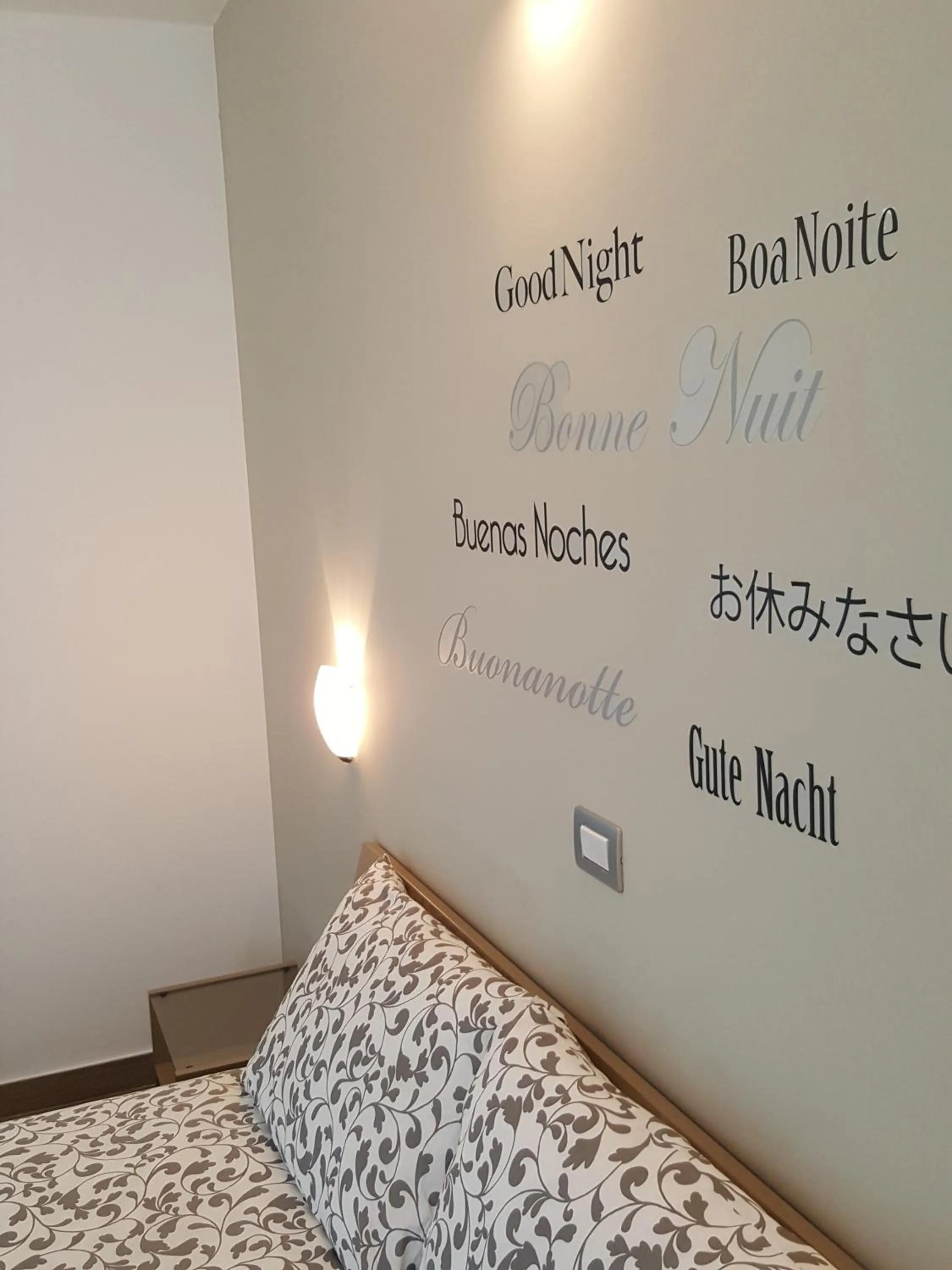 Decorative detail, Bed in H5-5H Luxury Room