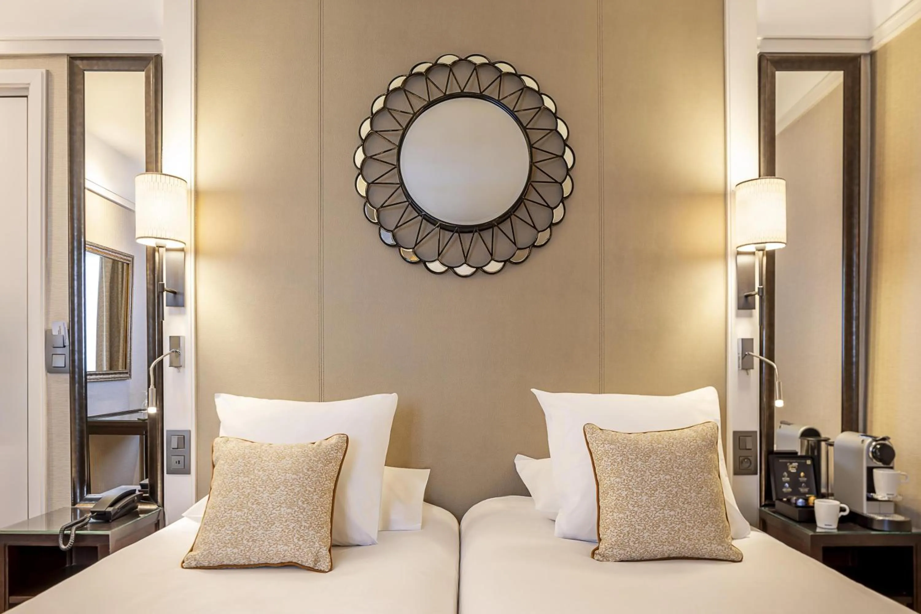 Bedroom, Bed in Best Western Plus Hotel Sydney Opera