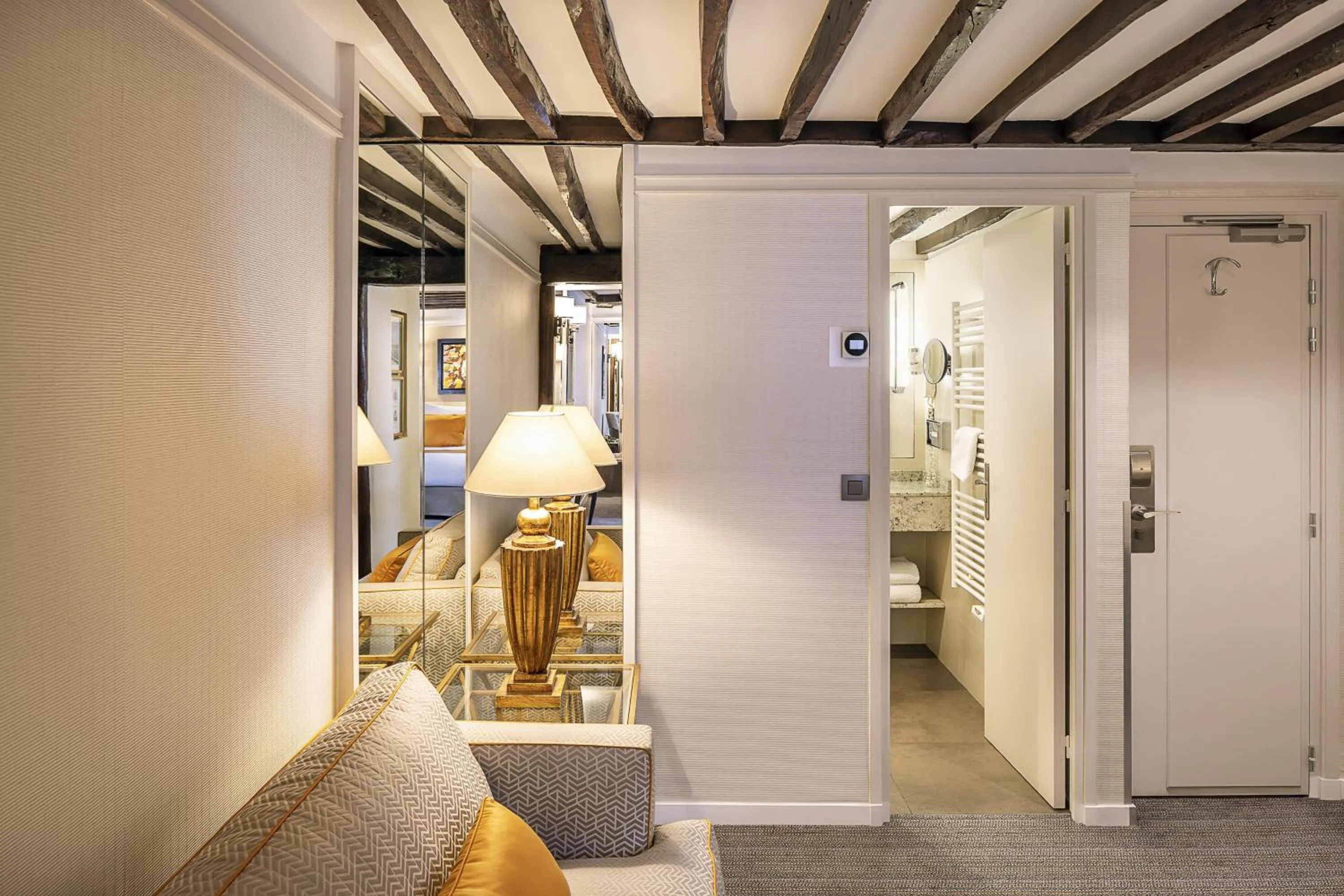 Bedroom in Best Western Plus Hotel Sydney Opera