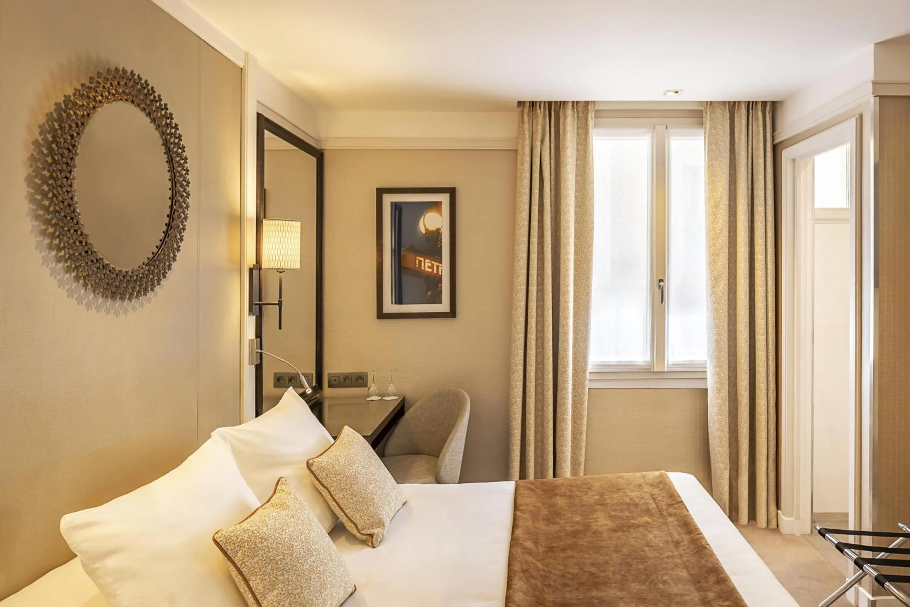 Bedroom, Bed in Best Western Plus Hotel Sydney Opera