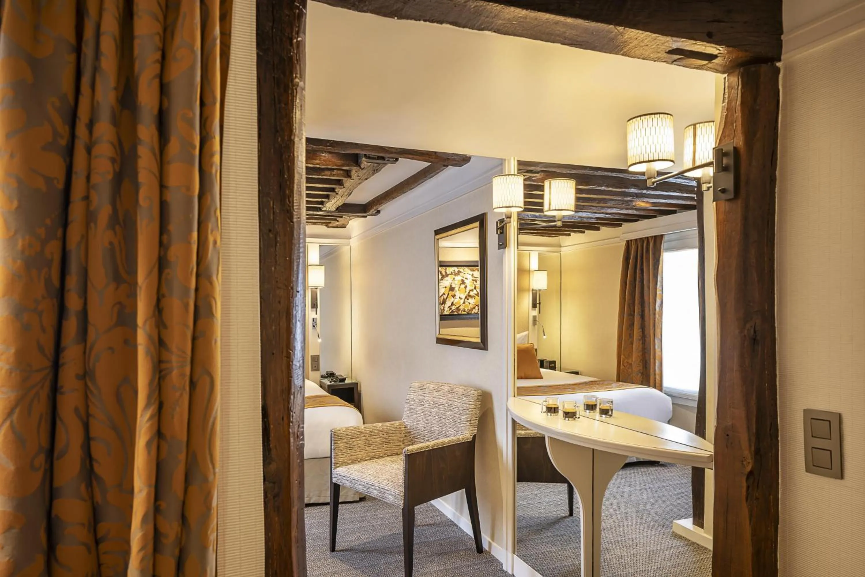 Bedroom in Best Western Plus Hotel Sydney Opera