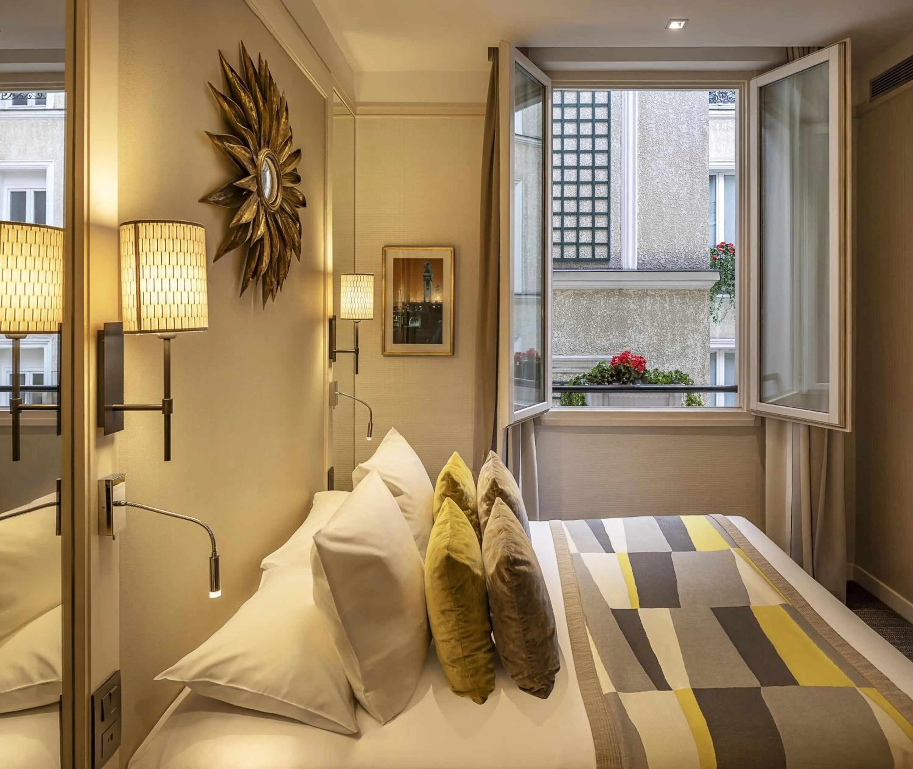 Bedroom, Bed in Best Western Plus Hotel Sydney Opera