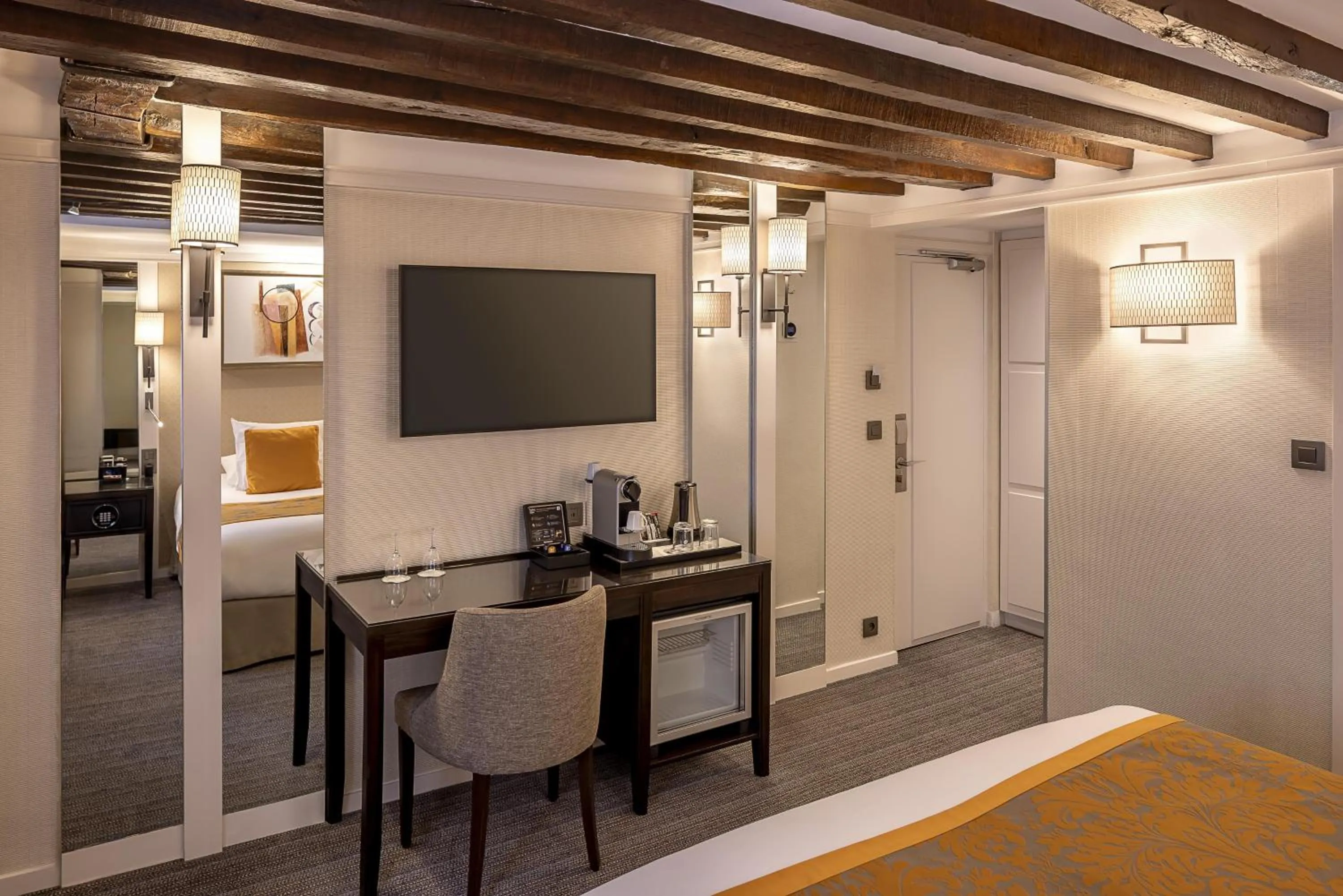 Bedroom in Best Western Plus Hotel Sydney Opera