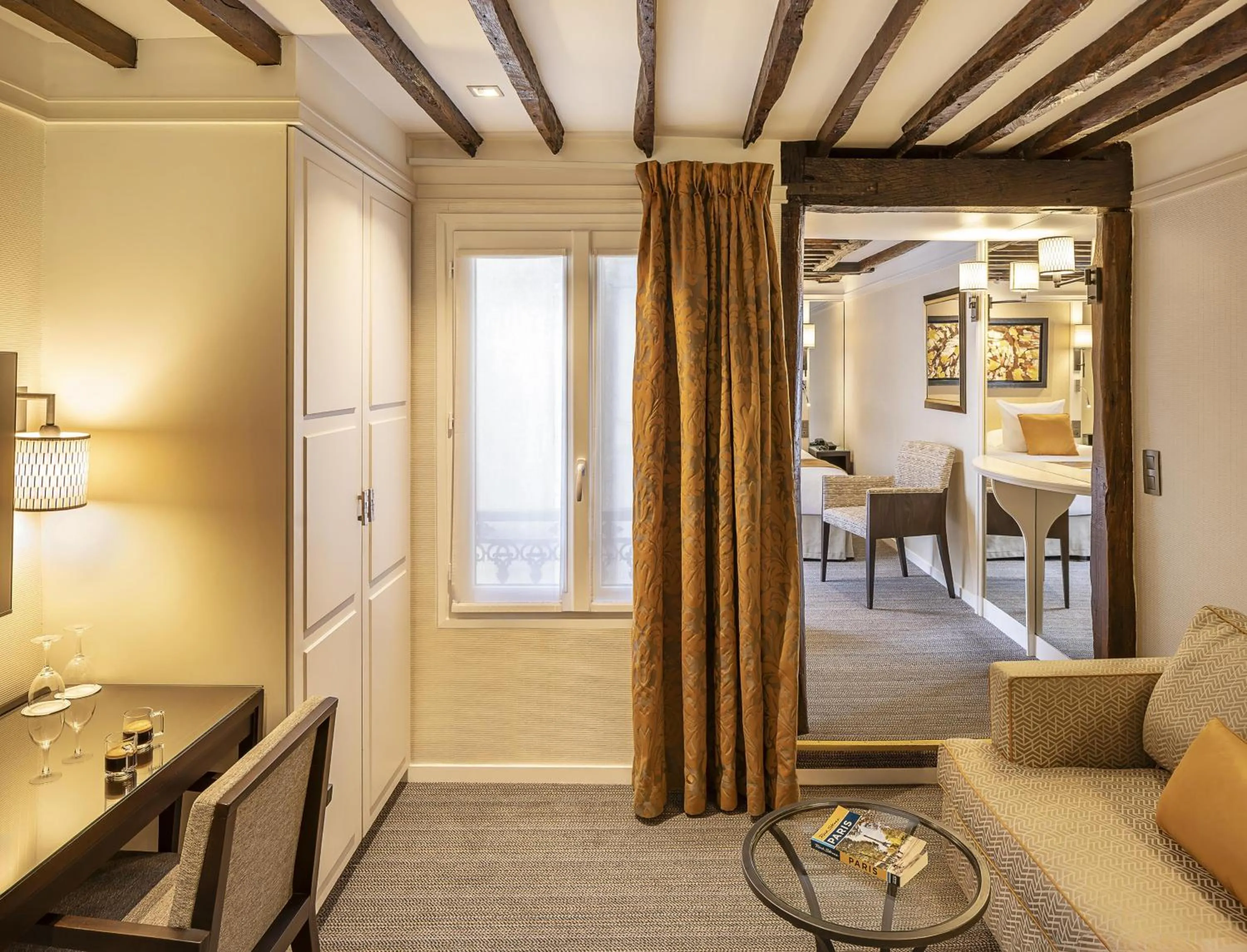 Bedroom in Best Western Plus Hotel Sydney Opera