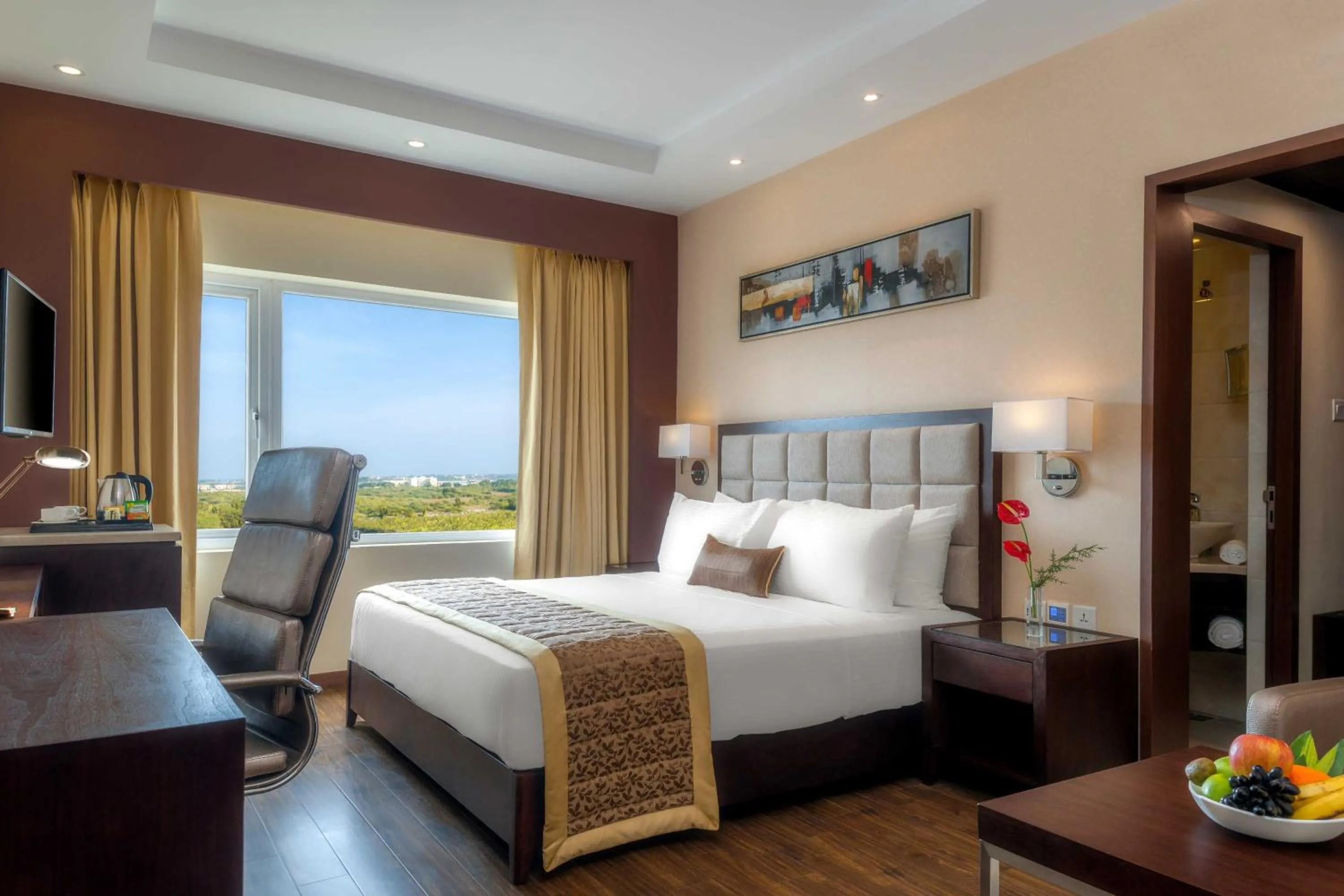 Bedroom, Bed in Days Hotel by Wyndham Chennai OMR