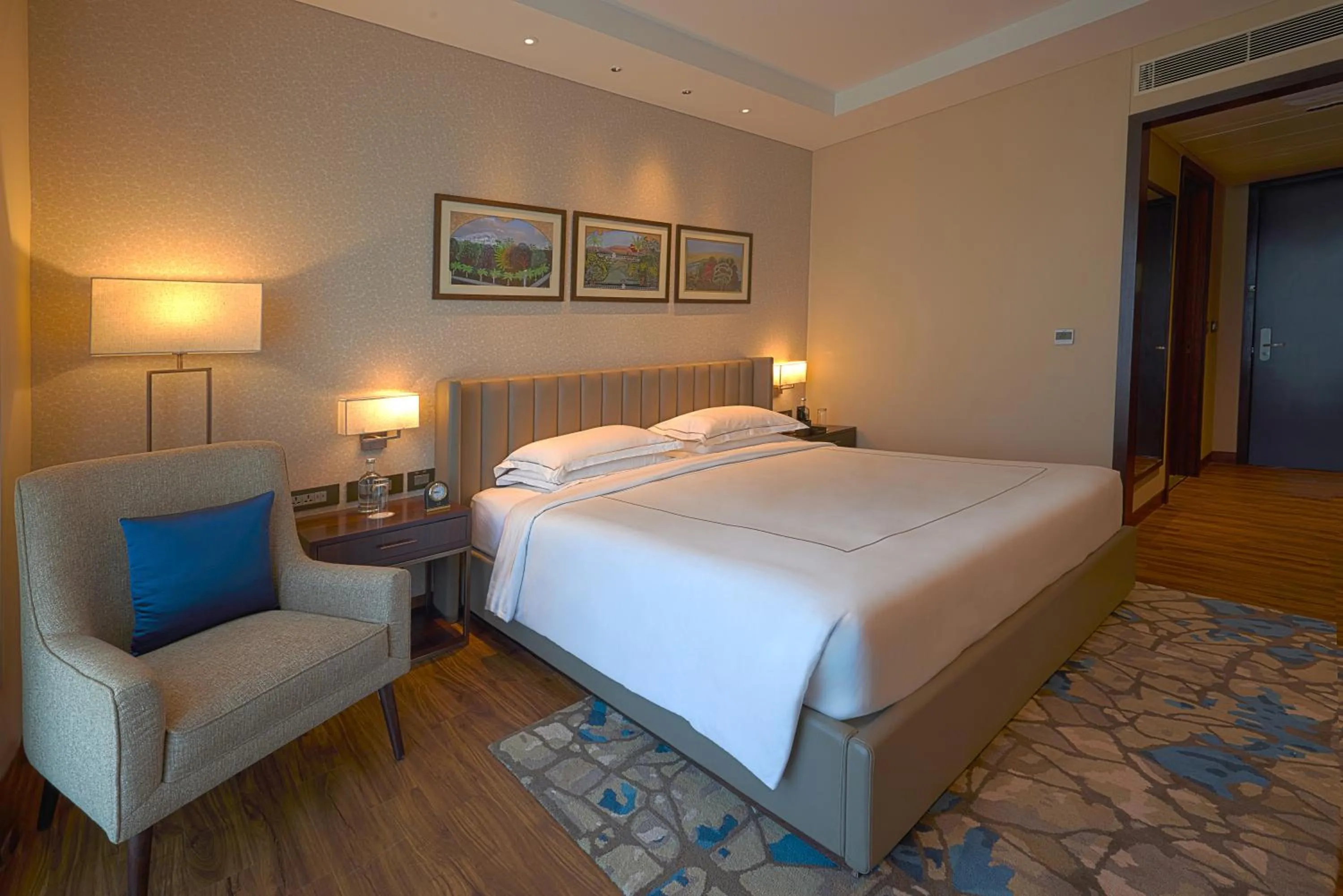 Photo of the whole room, Bed in Taj Bangalore