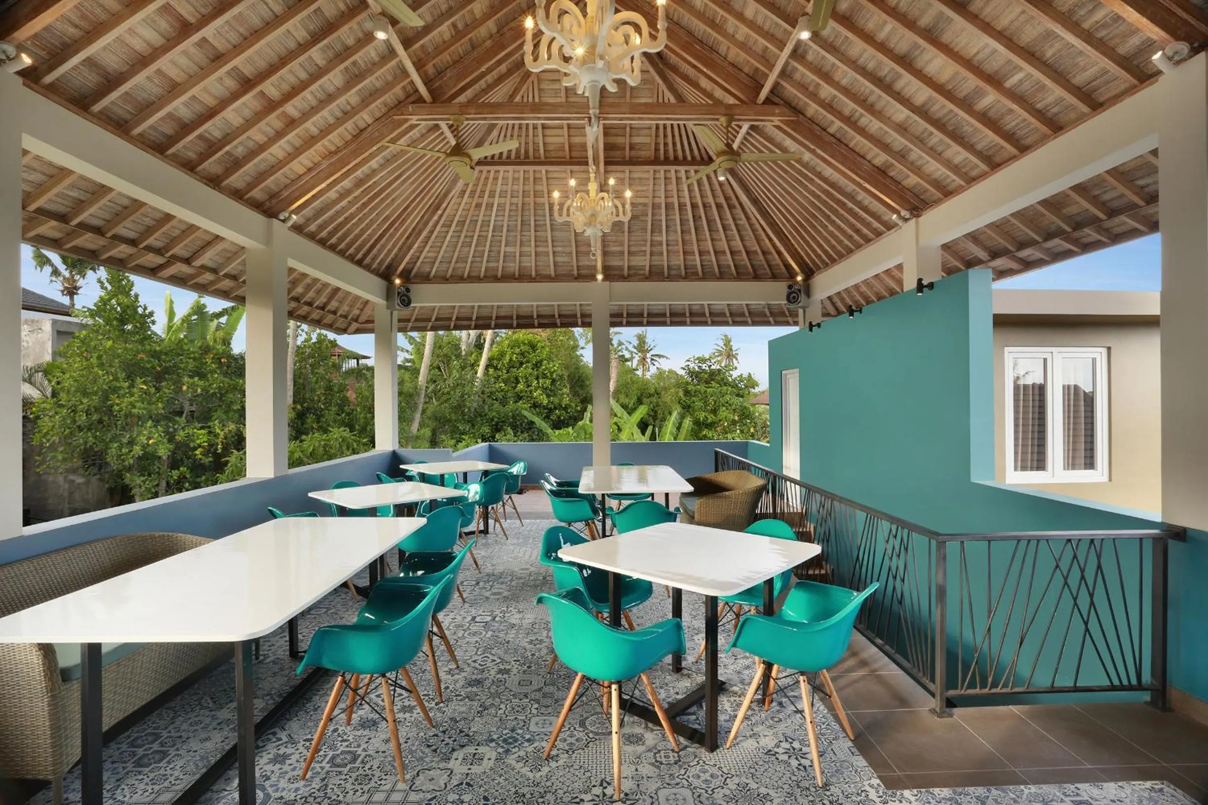 Restaurant/places to eat in Askara Canggu Townhouse